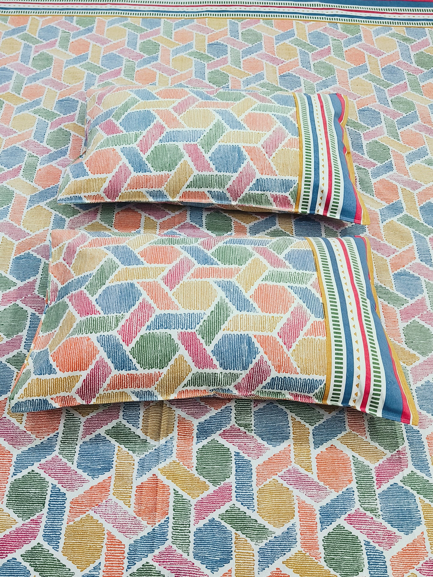 FRESH ARRIVALS Gulbahaar King Size Bedsheets(Dispatch Time 24 Hours)