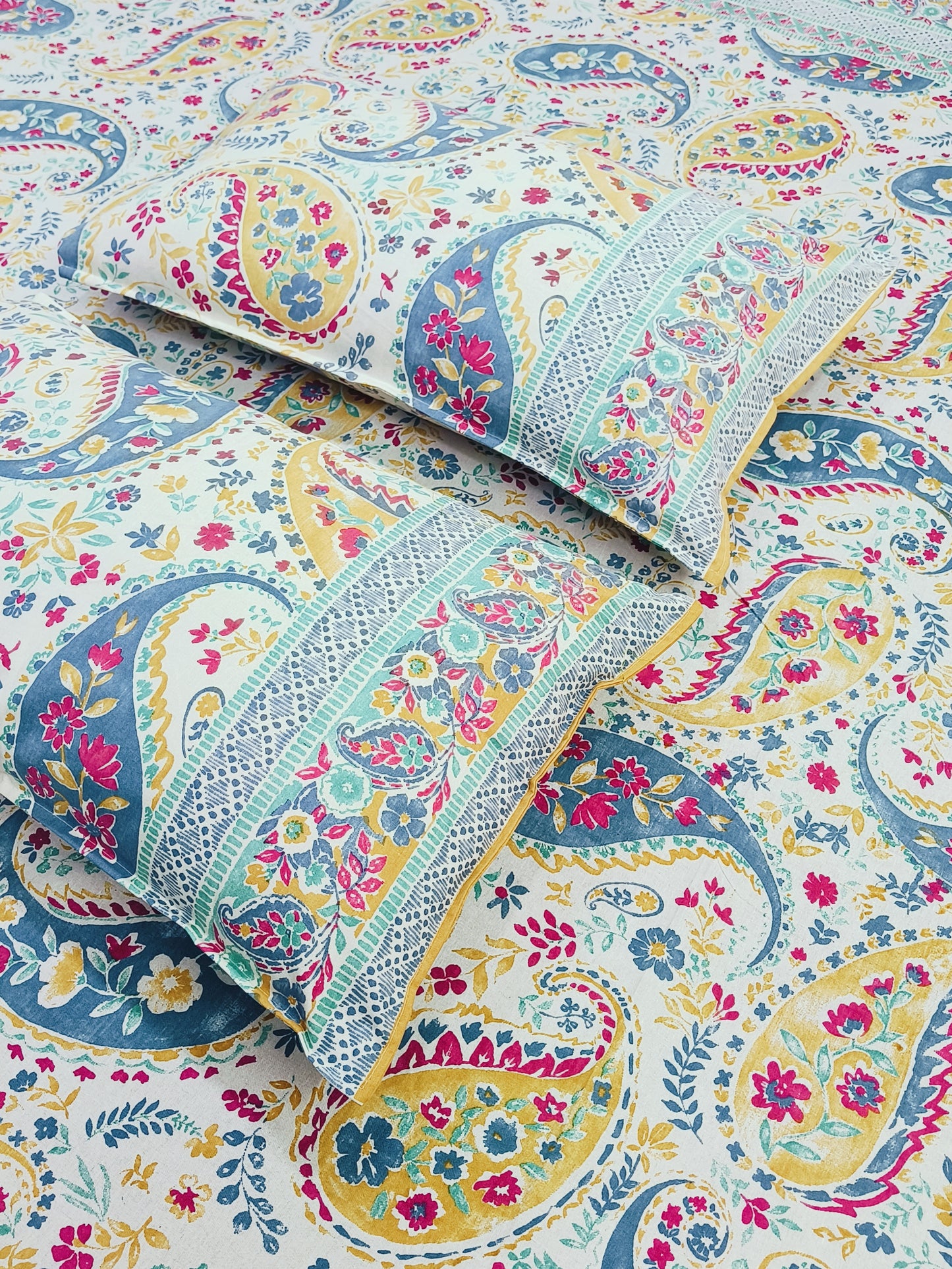 FRESH ARRIVALS Gulbahaar King Size Bedsheets(Dispatch Time 24 Hours)