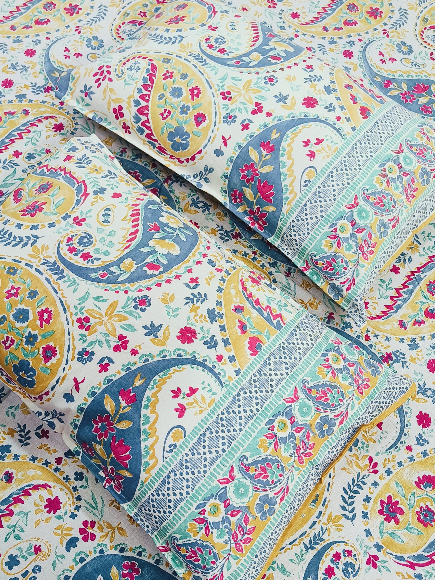 FRESH ARRIVALS Gulbahaar King Size Bedsheets(Dispatch Time 24 Hours)