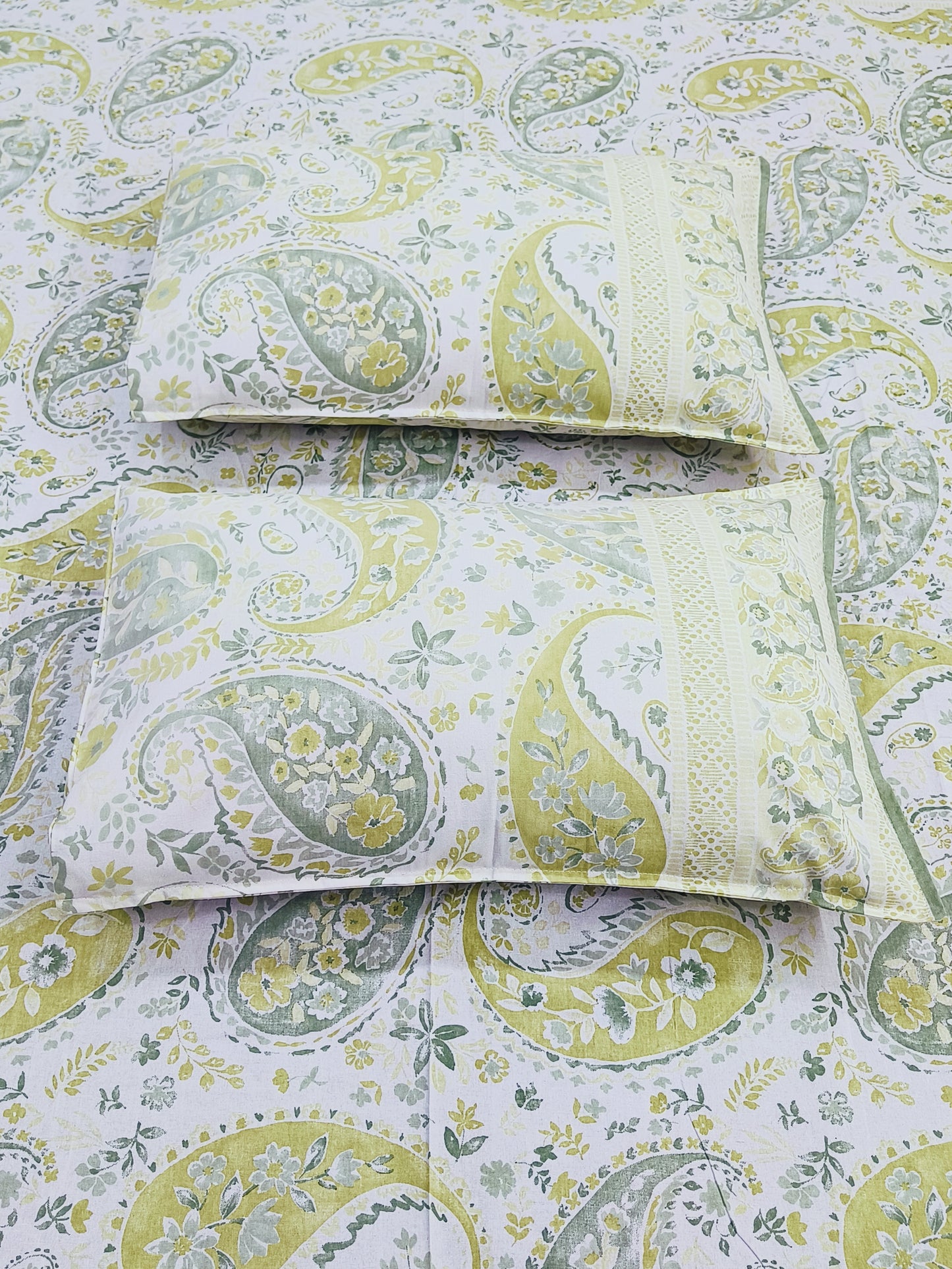 FRESH ARRIVALS Gulbahaar King Size Bedsheets(Dispatch Time 24 Hours)