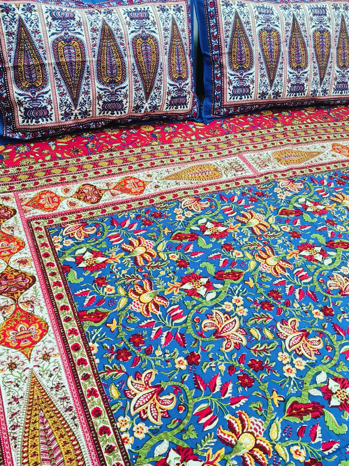 FRESH ARRIVALS Gulbahaar King Size Bedsheets(Dispatch Time 24 Hours)