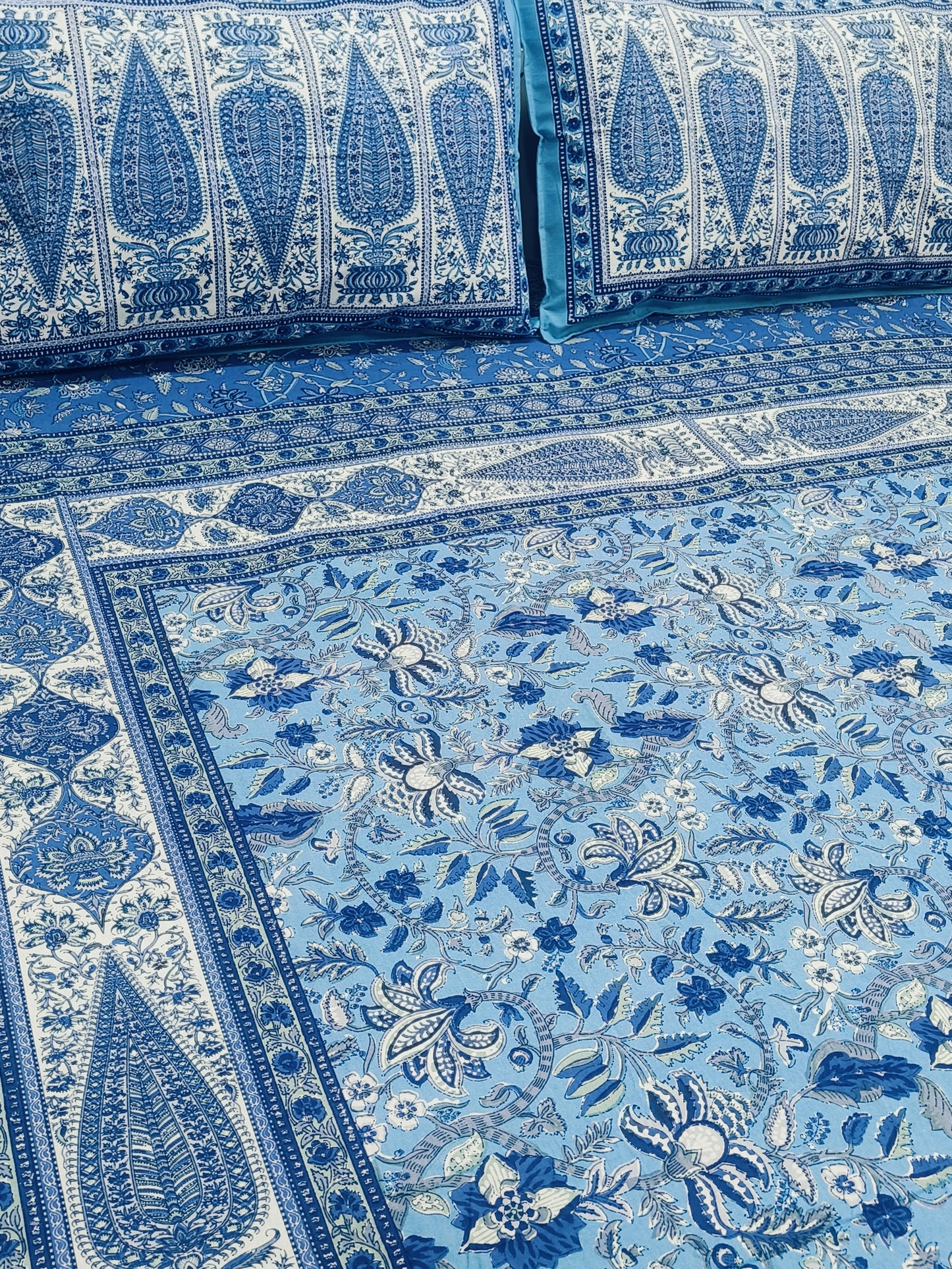 FRESH ARRIVALS Gulbahaar King Size Bedsheets(Dispatch Time 24 Hours)