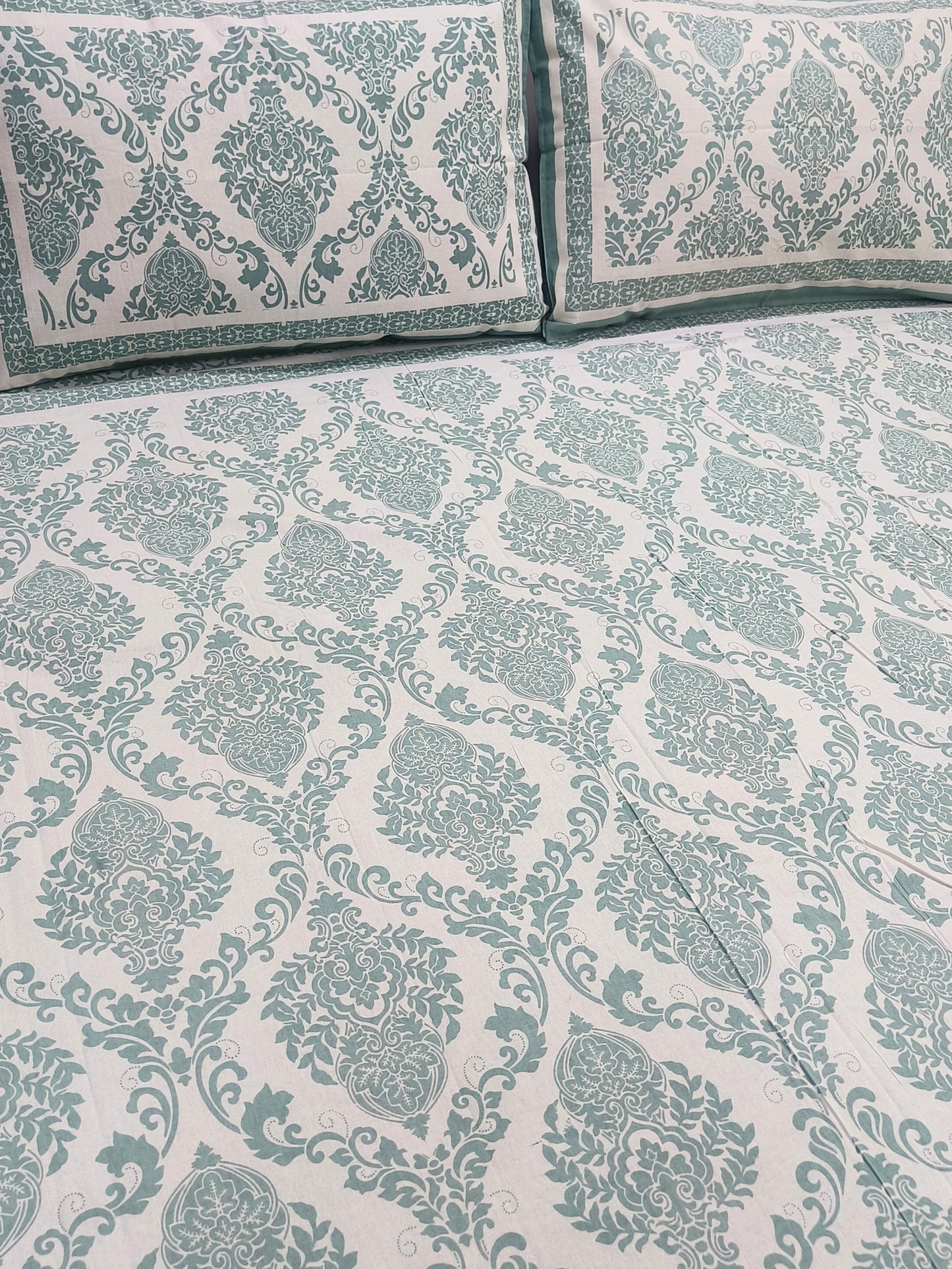 FRESH ARRIVALS Gulbahaar King Size Bedsheets(Dispatch Time 24 Hours)