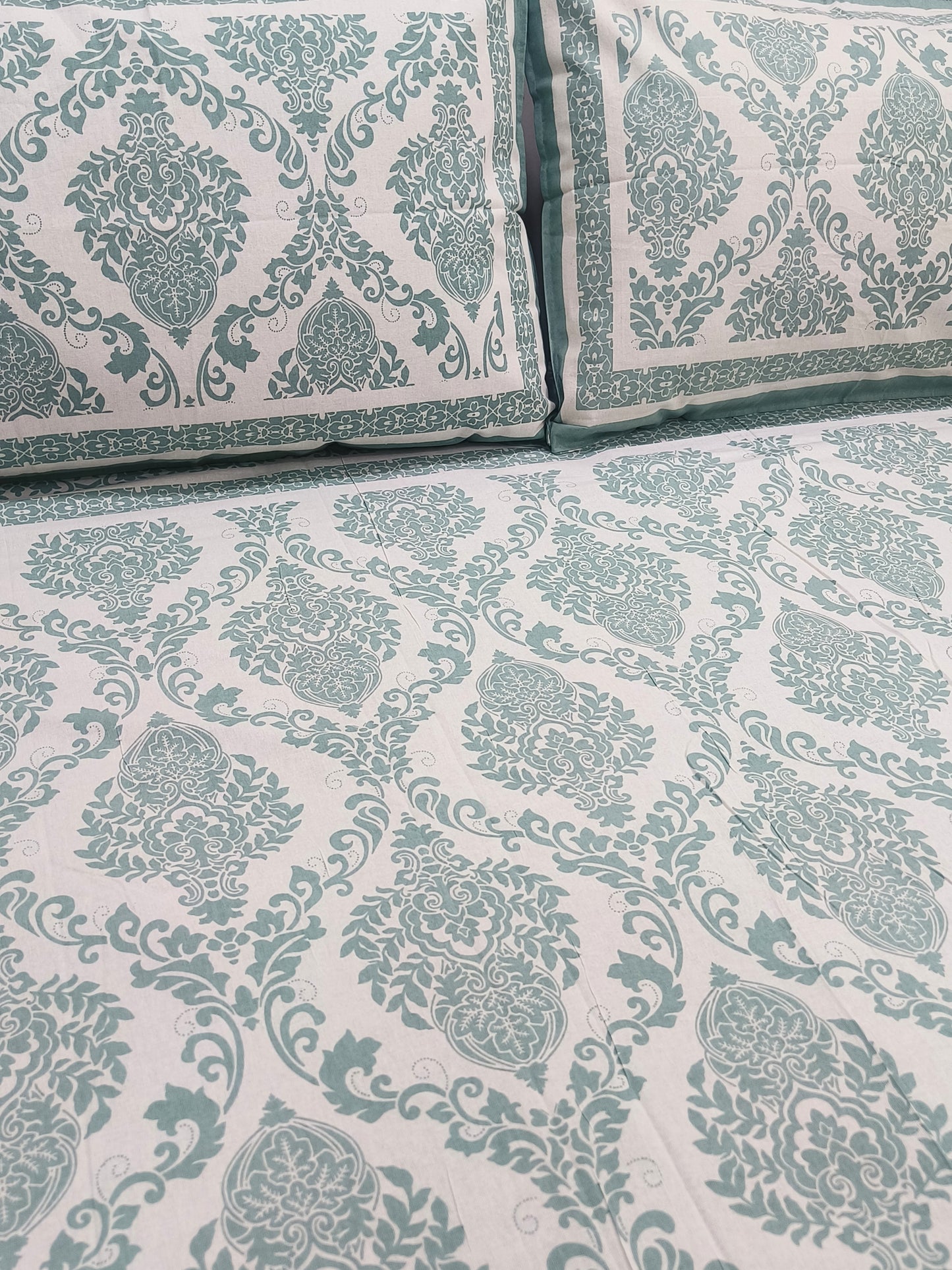 FRESH ARRIVALS Gulbahaar King Size Bedsheets(Dispatch Time 24 Hours)