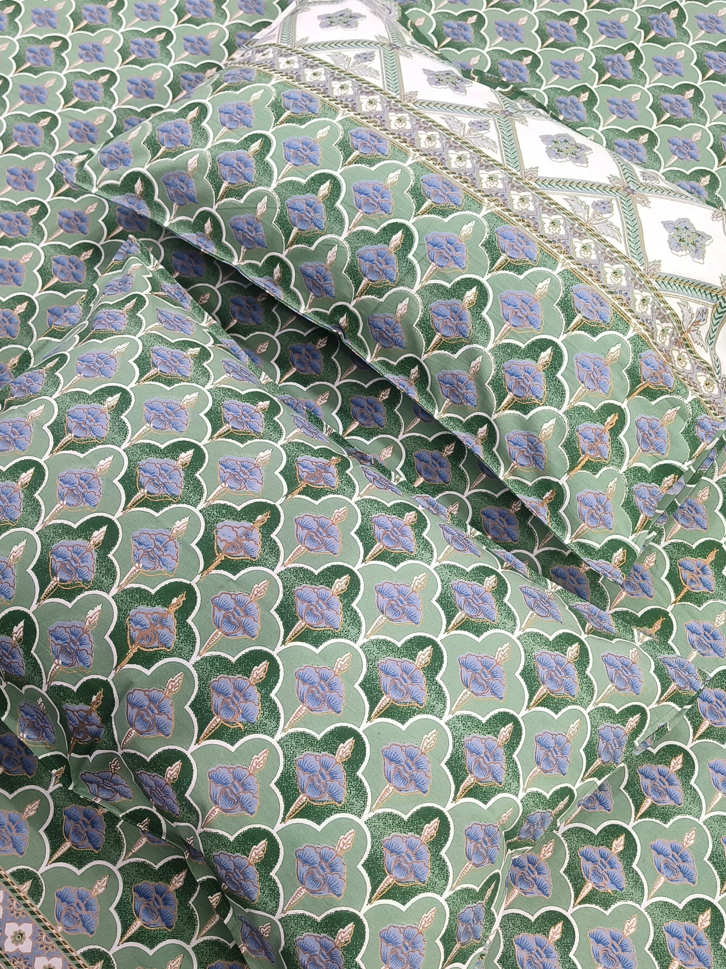 FRESH ARRIVALS Gulbahaar King Size Bedsheets(Dispatch Time 24 Hours)