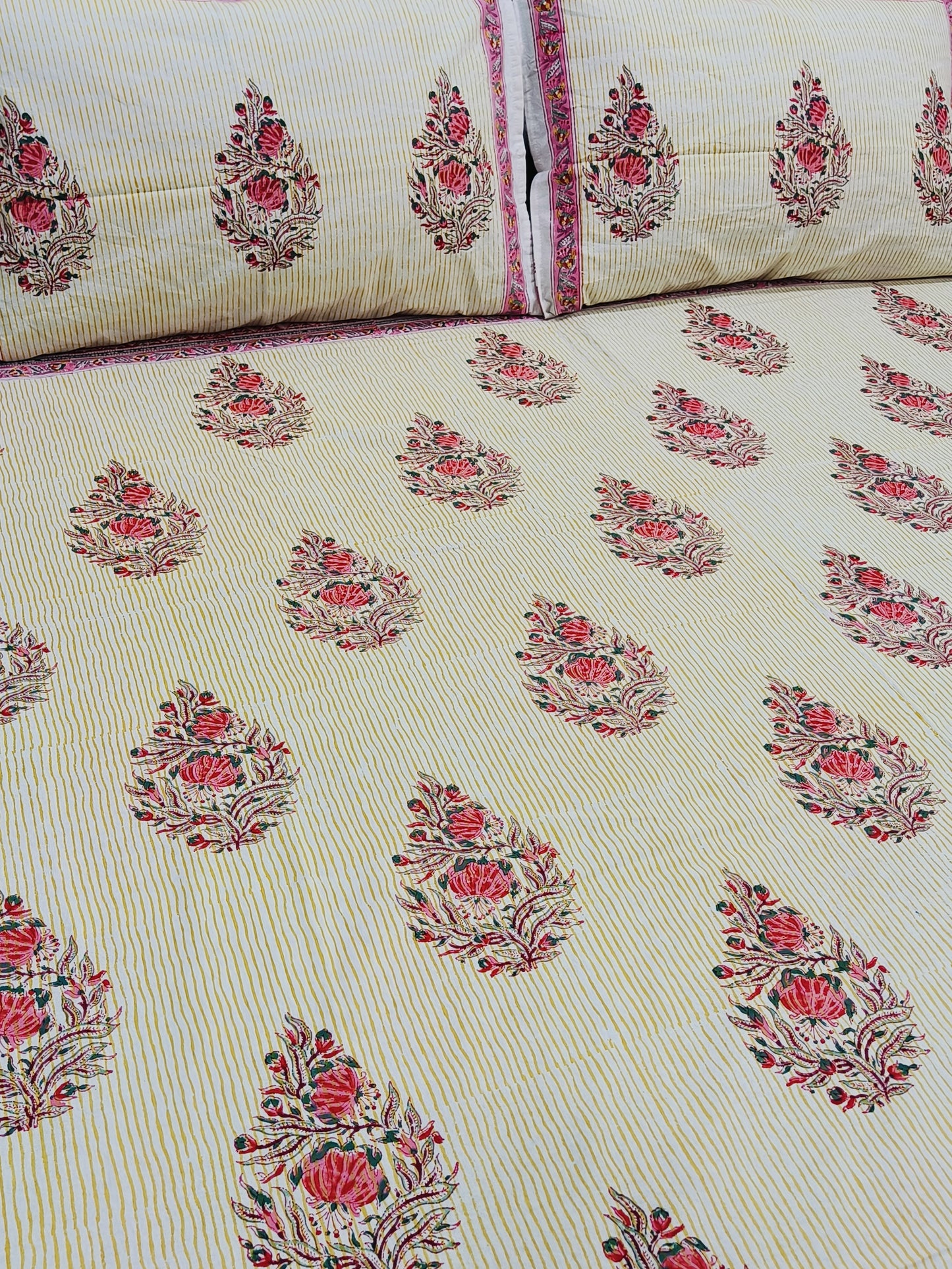 Bedsheet With King Size Pillow Cases