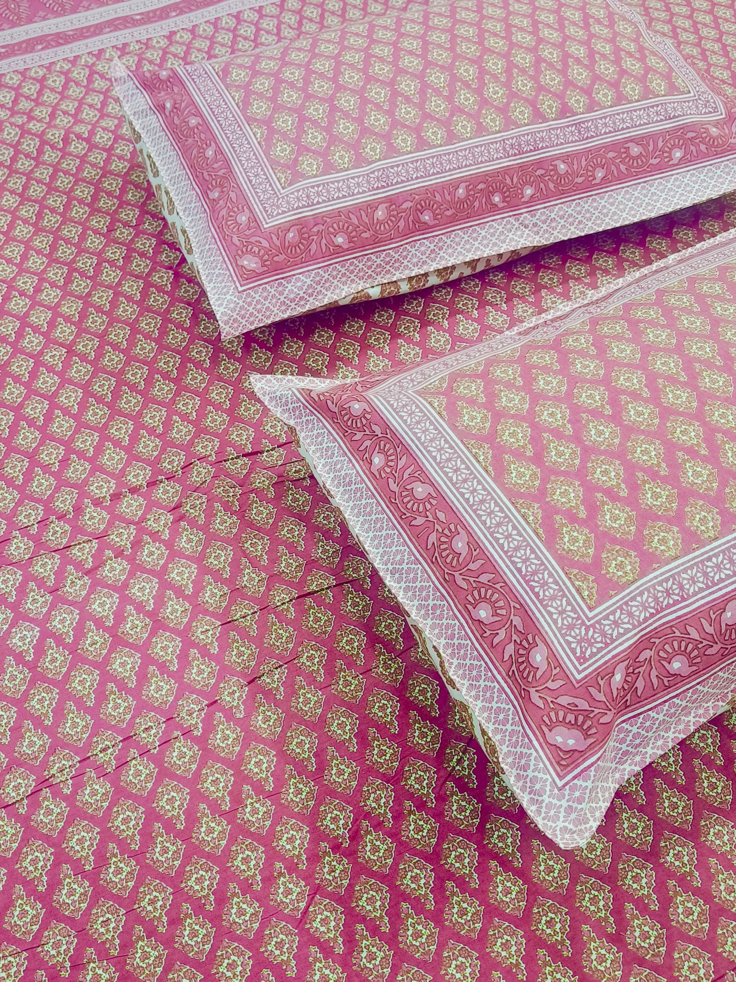 FRESH ARRIVALS Gulbahaar King Size Bedsheets(Dispatch Time 24 Hours)