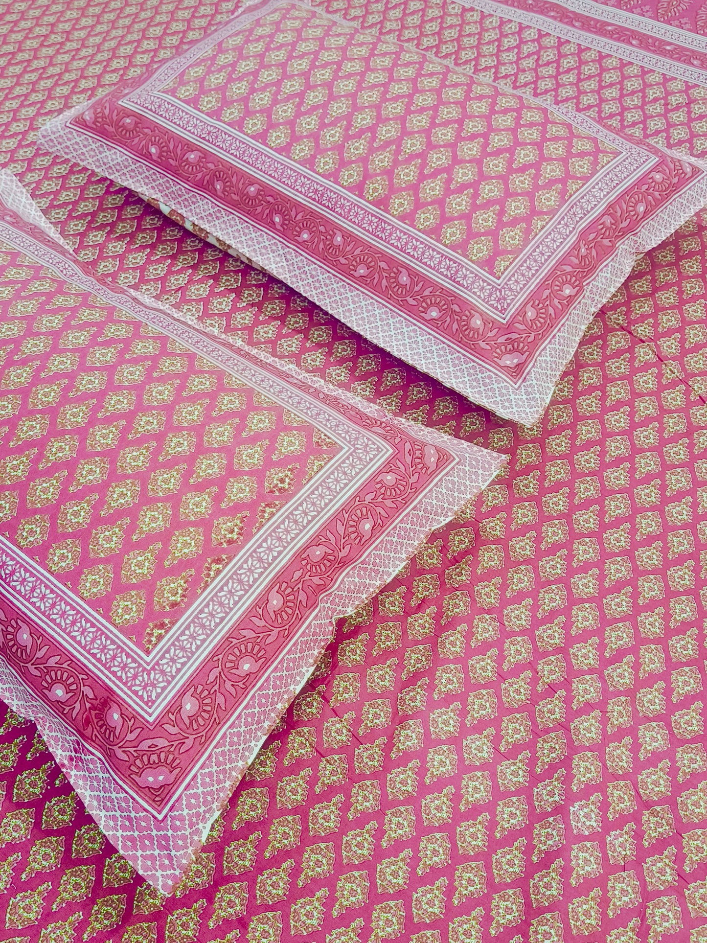 FRESH ARRIVALS Gulbahaar King Size Bedsheets(Dispatch Time 24 Hours)
