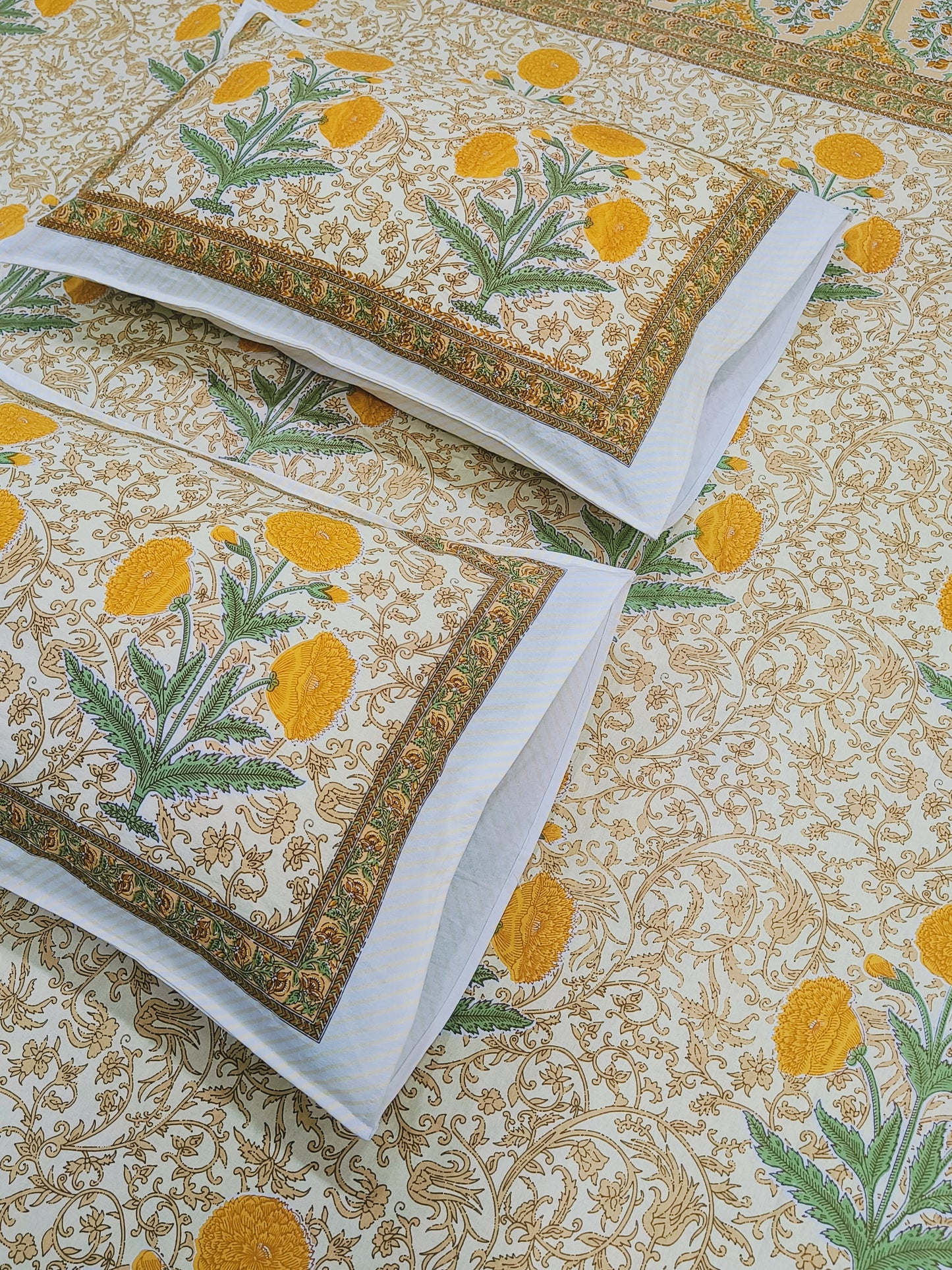 FRESH ARRIVALS Gulbahaar King Size Bedsheets(Dispatch Time 24 Hours)