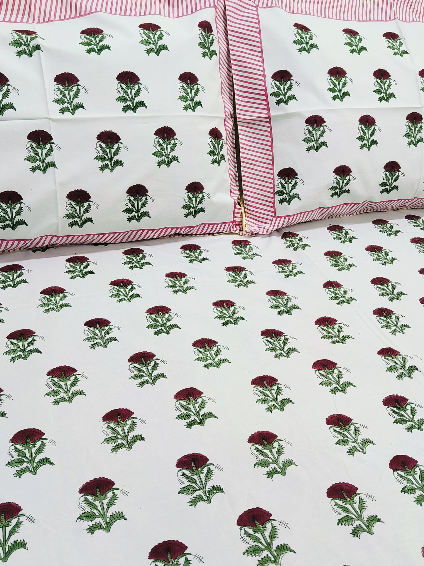 Bedsheet With King Size Pillow Cases