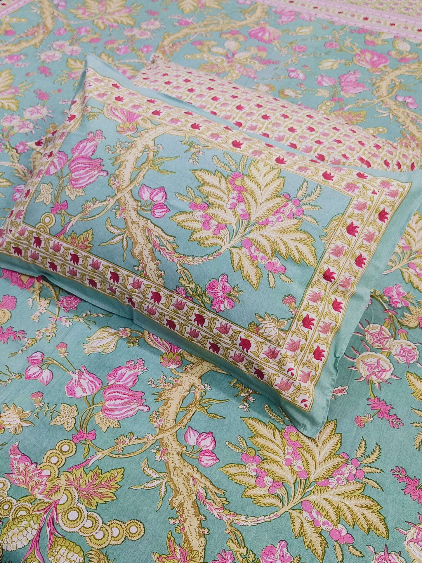 FRESH ARRIVALS Gulbahaar King Size Bedsheets(Dispatch Time 24 Hours)