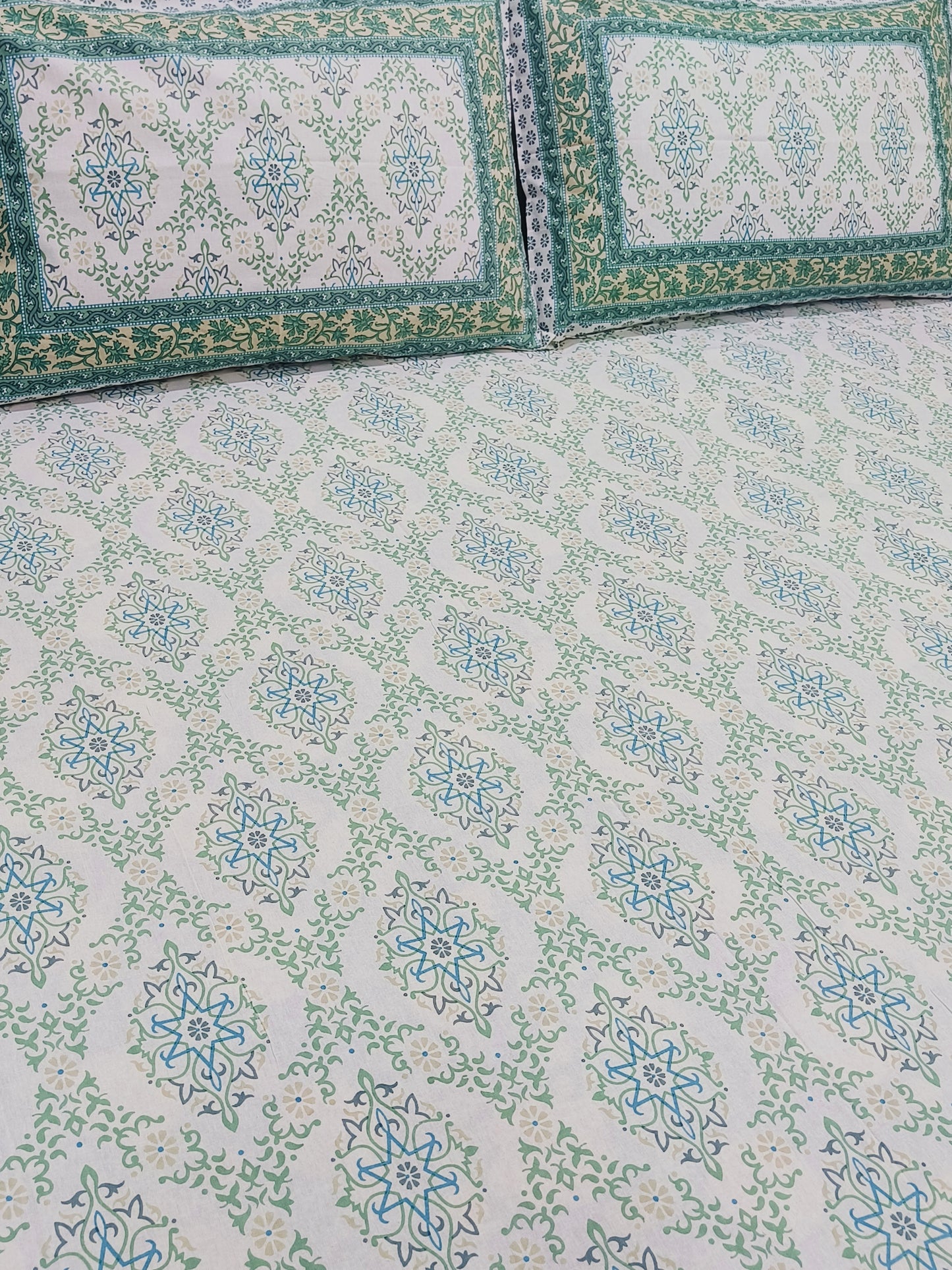 FRESH ARRIVALS Gulbahaar King Size Bedsheets(Dispatch Time 24 Hours)
