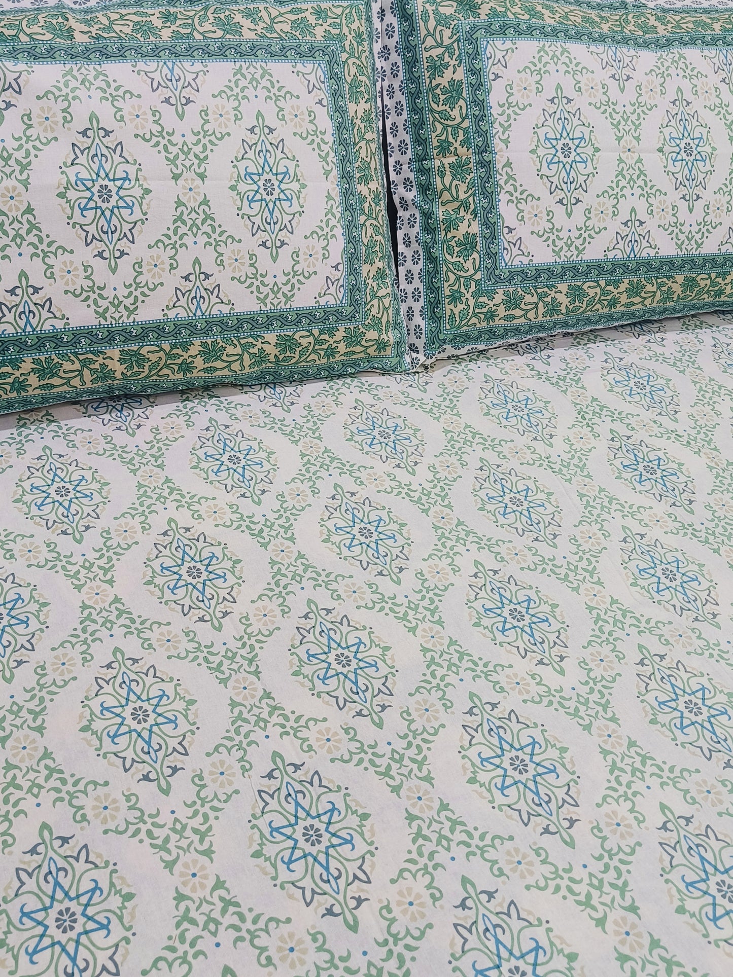 FRESH ARRIVALS Gulbahaar King Size Bedsheets(Dispatch Time 24 Hours)