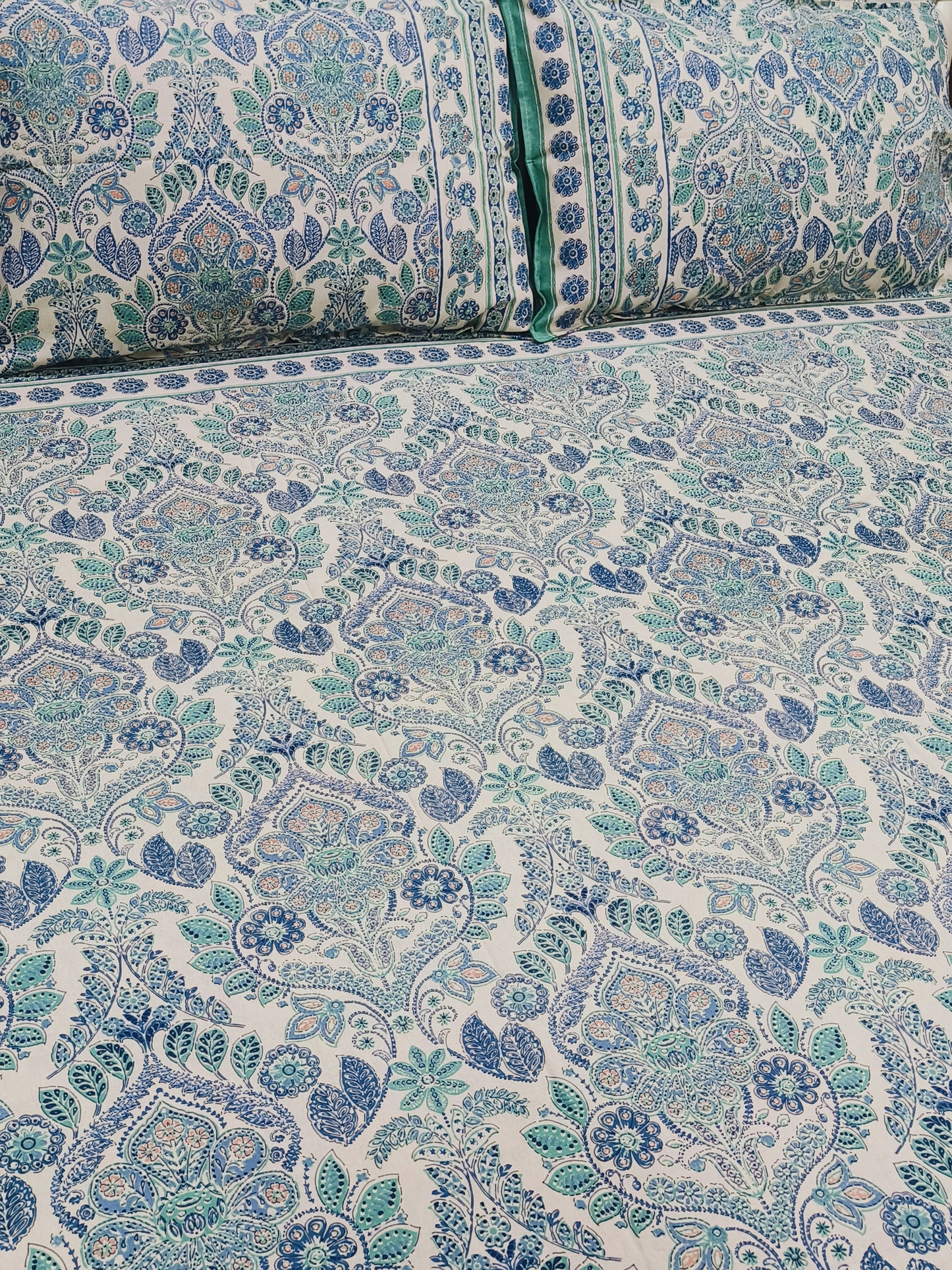 FRESH ARRIVALS Gulbahaar King Size Bedsheets(Dispatch Time 24 Hours)