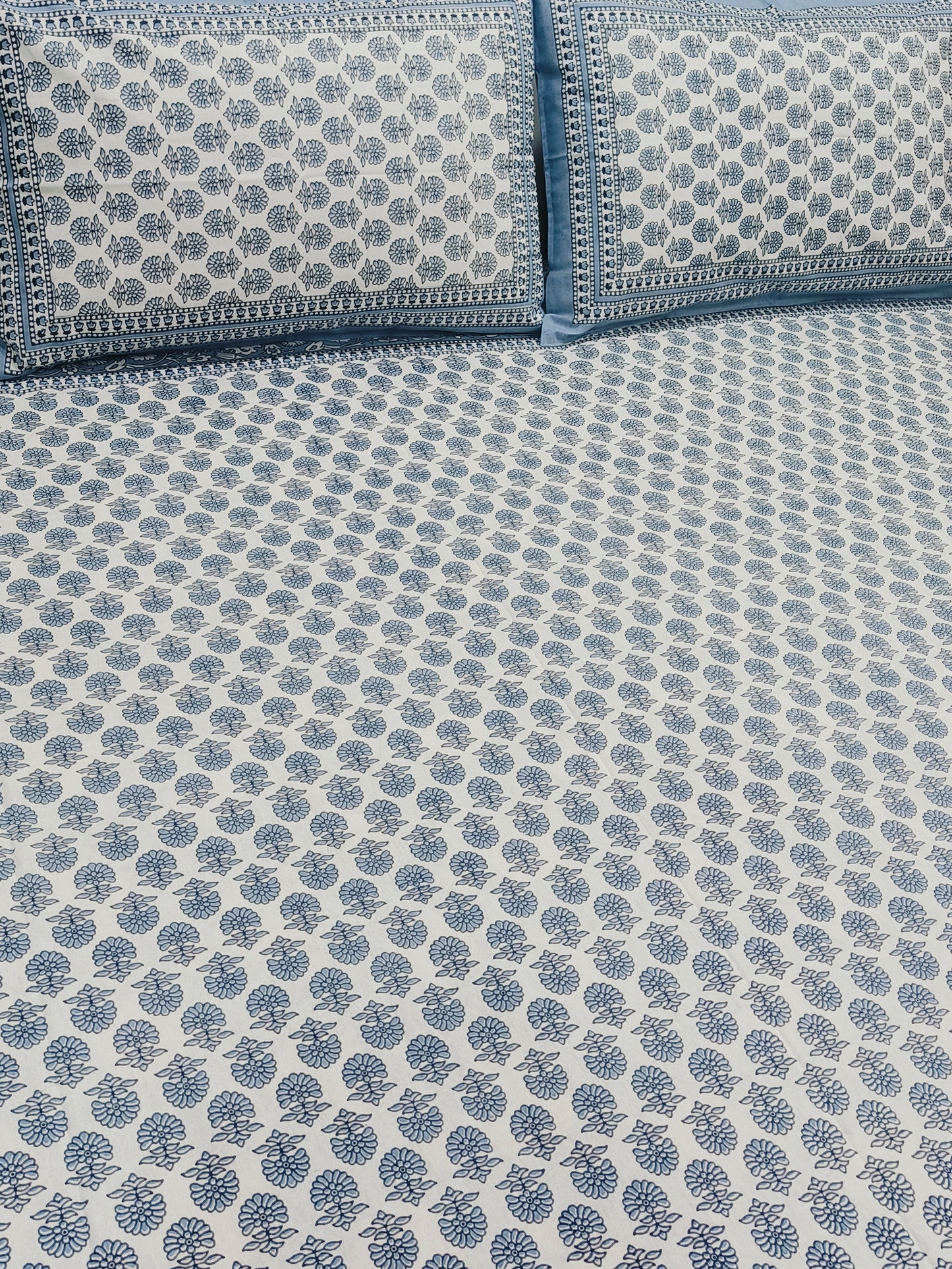FRESH ARRIVALS Gulbahaar King Size Bedsheets(Dispatch Time 24 Hours)