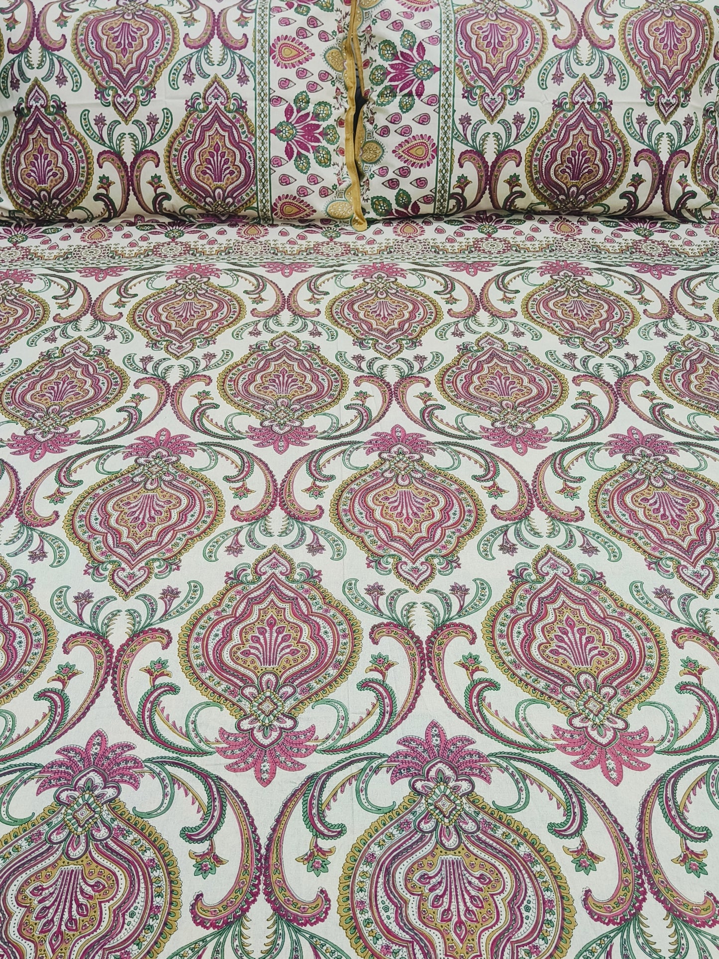 FRESH ARRIVALS Gulbahaar King Size Bedsheets(Dispatch Time 24 Hours)