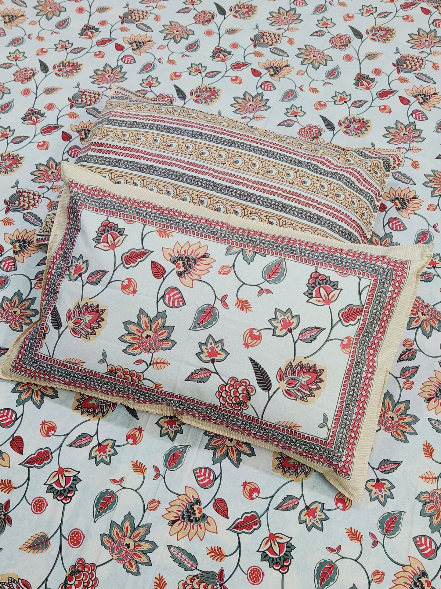 FRESH ARRIVALS Gulbahaar King Size Bedsheets(Dispatch Time 24 Hours)