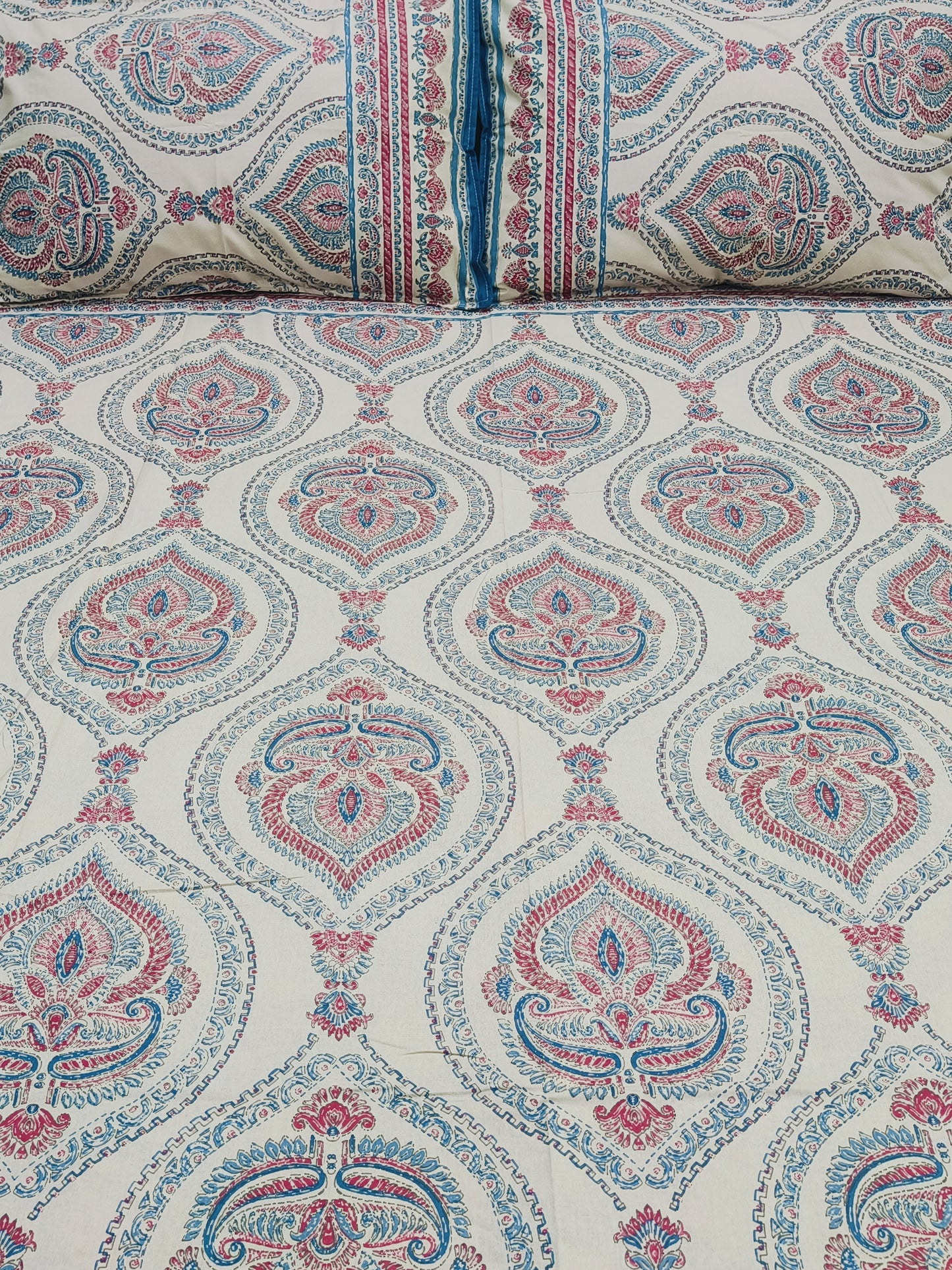 FRESH ARRIVALS Gulbahaar King Size Bedsheets(Dispatch Time 24 Hours)