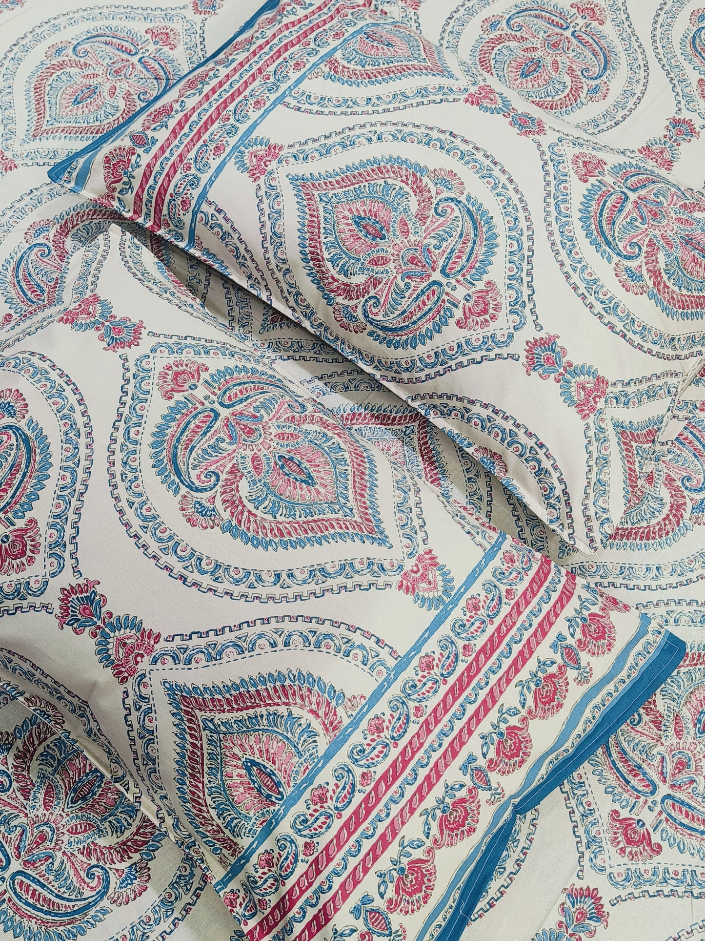 FRESH ARRIVALS Gulbahaar King Size Bedsheets(Dispatch Time 24 Hours)
