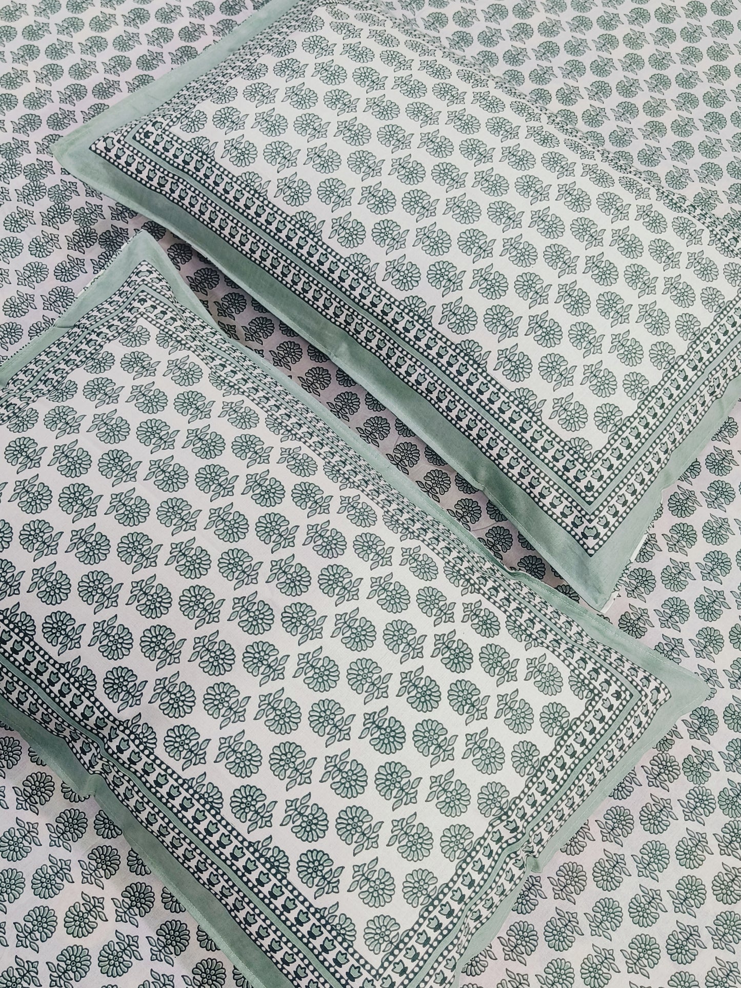 FRESH ARRIVALS Gulbahaar King Size Bedsheets(Dispatch Time 24 Hours)