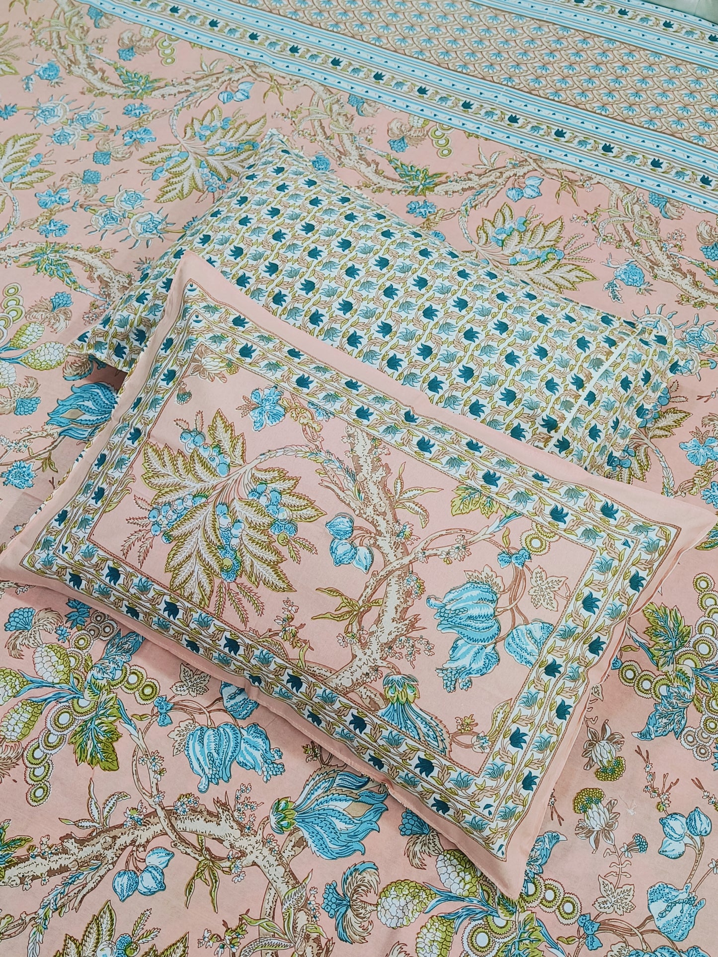 FRESH ARRIVALS Gulbahaar King Size Bedsheets(Dispatch Time 24 Hours)