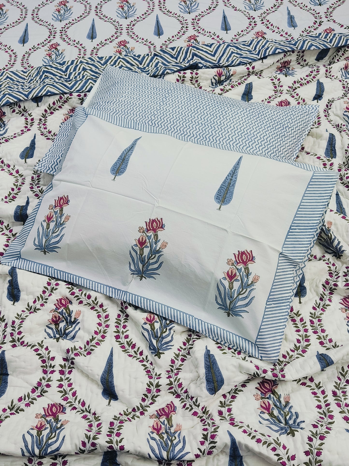 Bedding Sets with Quilts