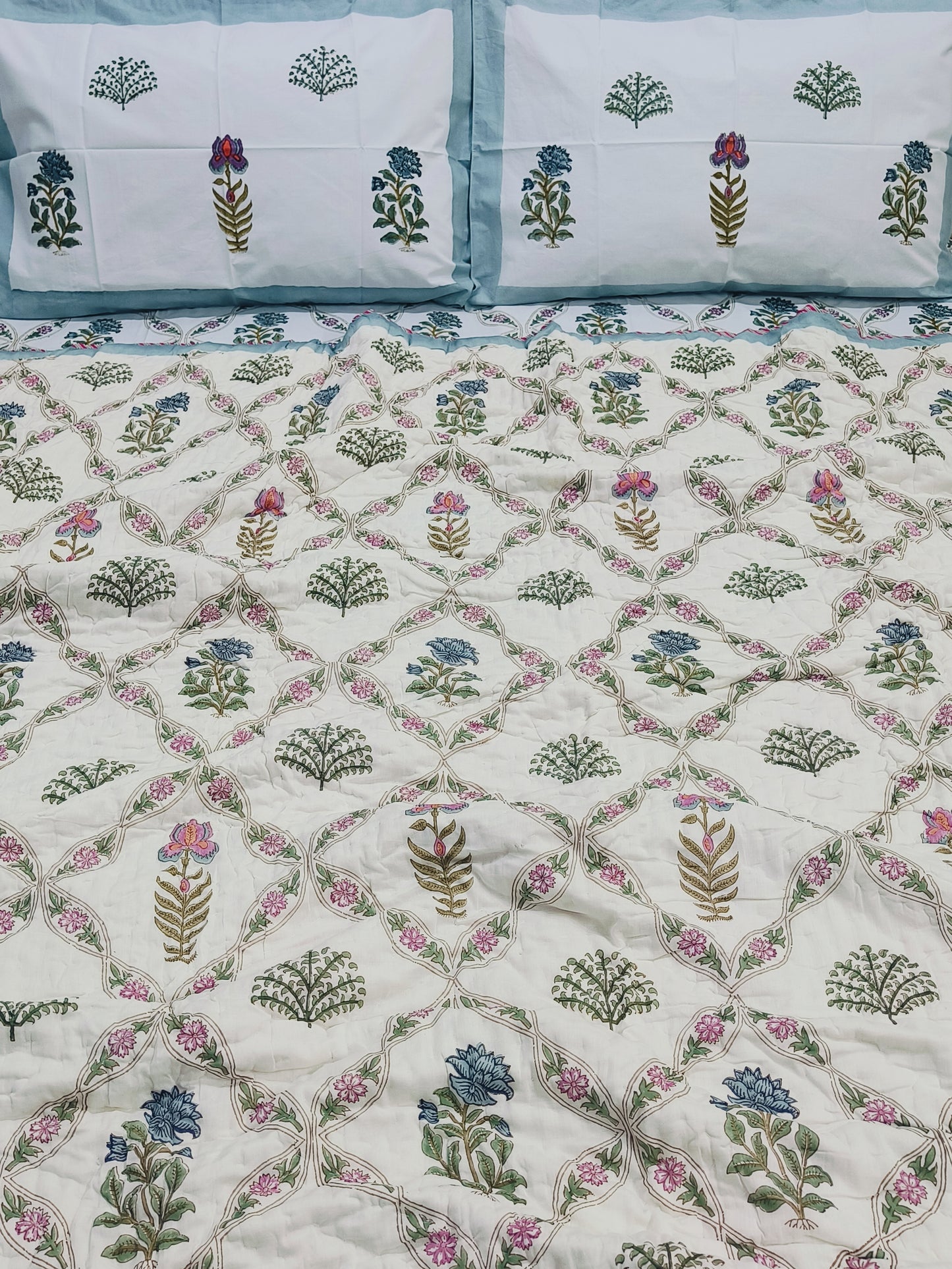 Bedding Sets with Quilts
