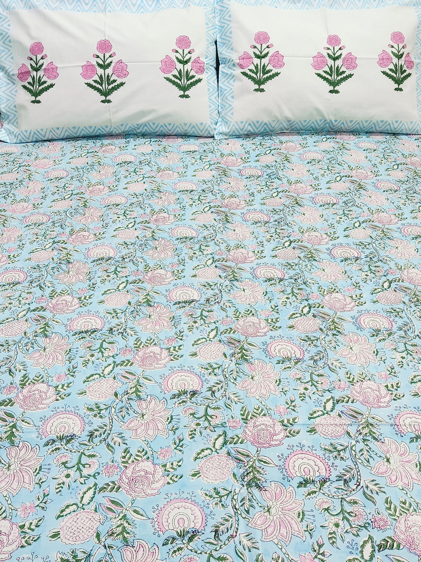 Bedsheet With King Size Pillow Cases