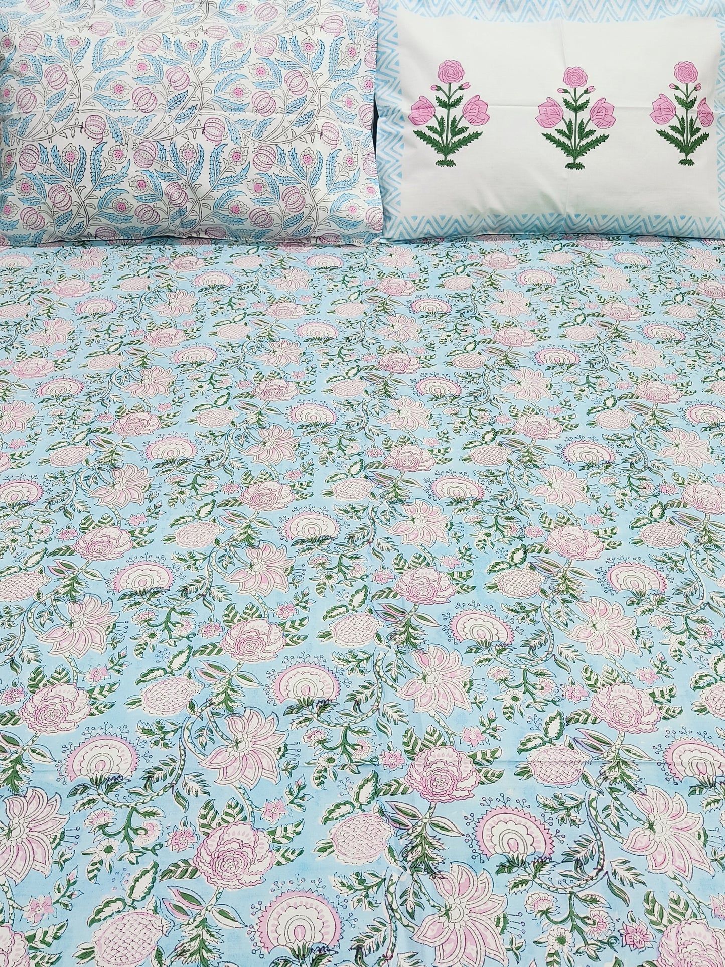 Bedsheet With King Size Pillow Cases