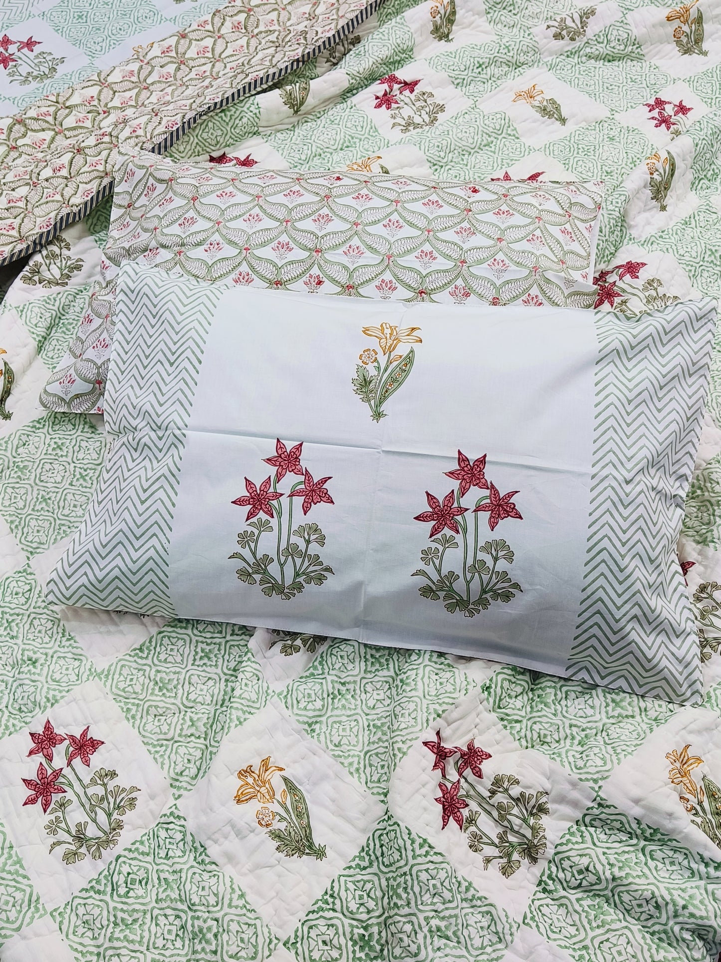 Bedding Sets with Quilts