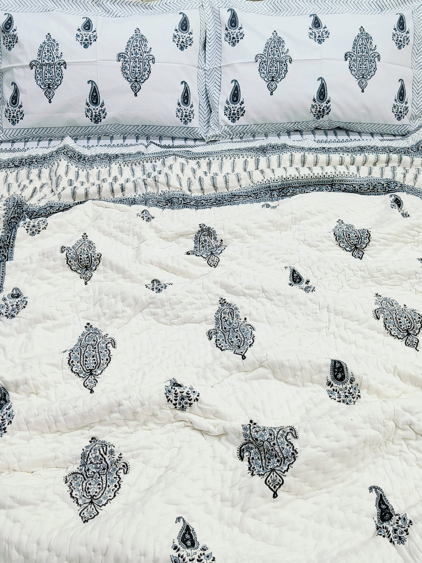 Bedding Sets with Quilts