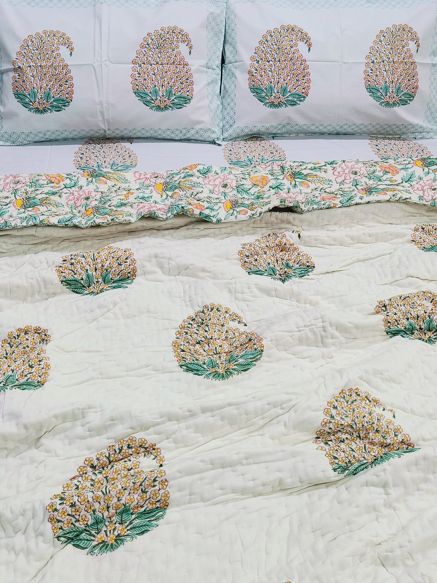 Bedding Sets with Quilts