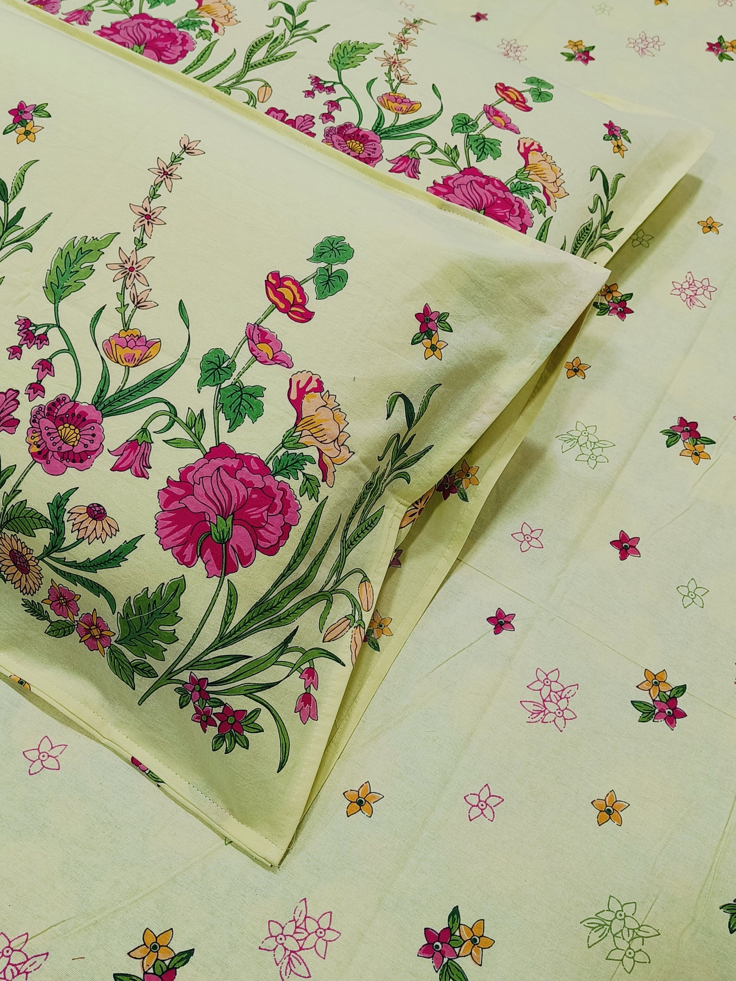 FRESH ARRIVALS Gulbahaar King Size Bedsheets(Dispatch Time 24 Hours)