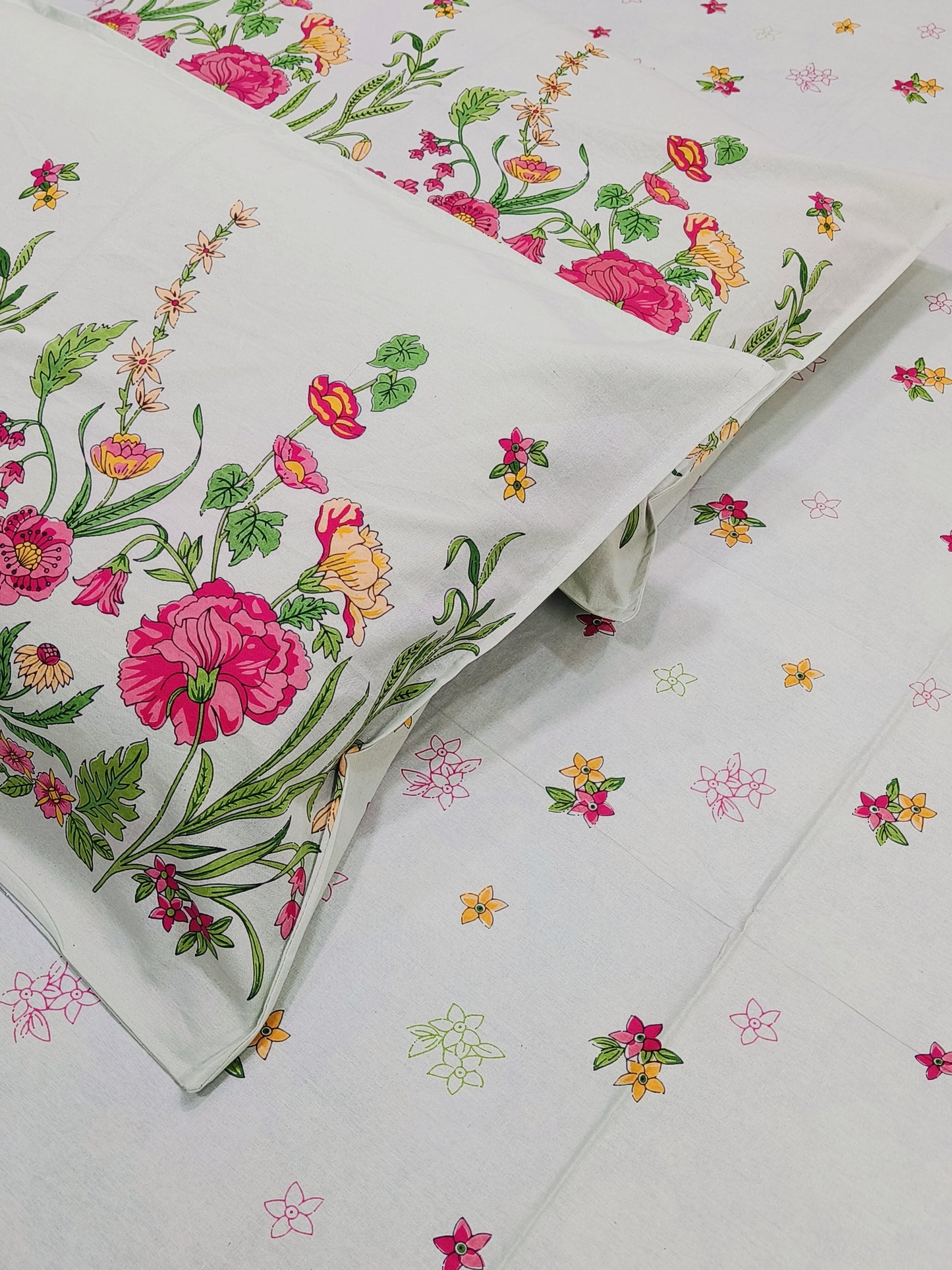 FRESH ARRIVALS Gulbahaar King Size Bedsheets(Dispatch Time 24 Hours)