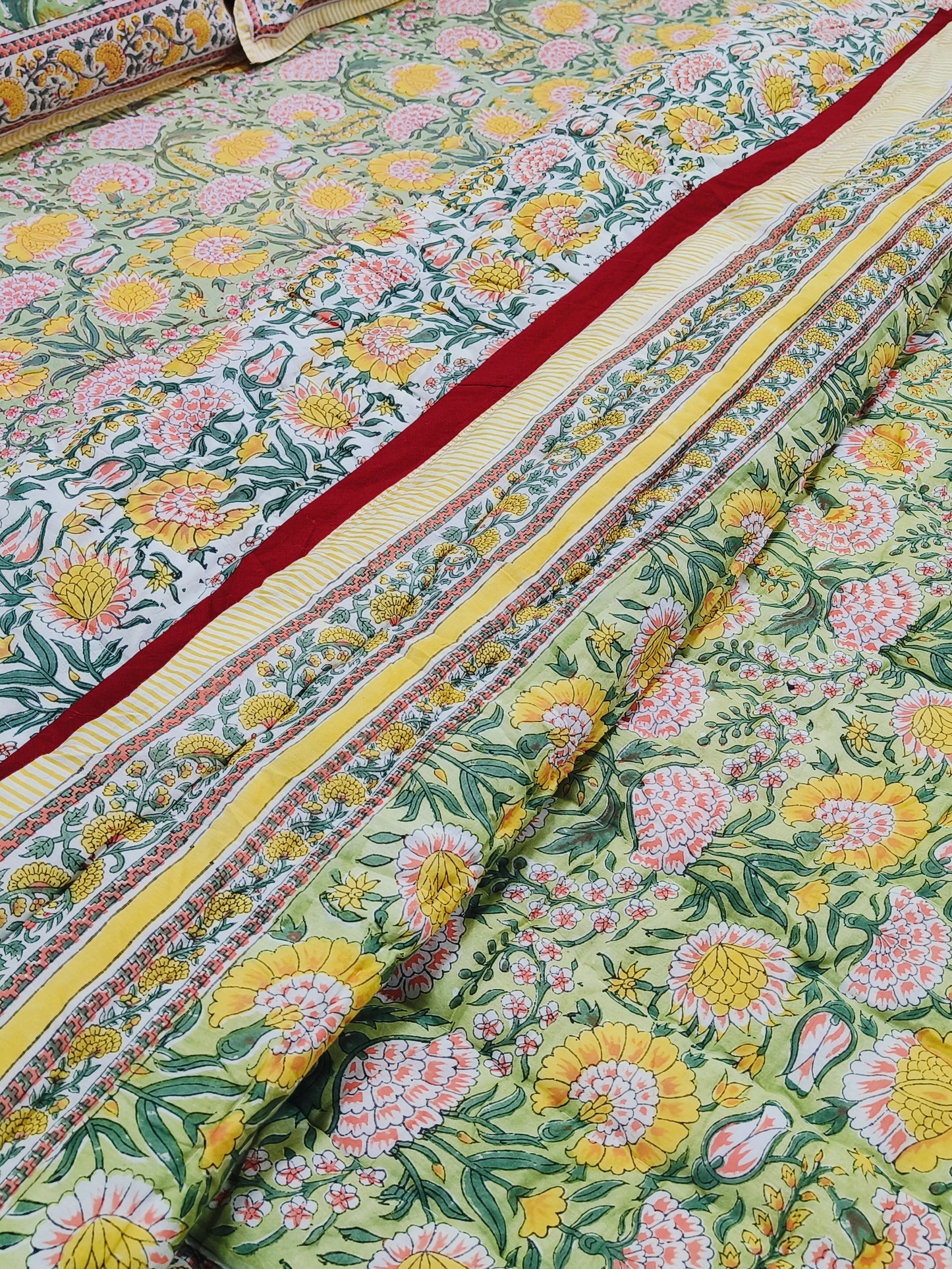 Bedding Sets with Quilts