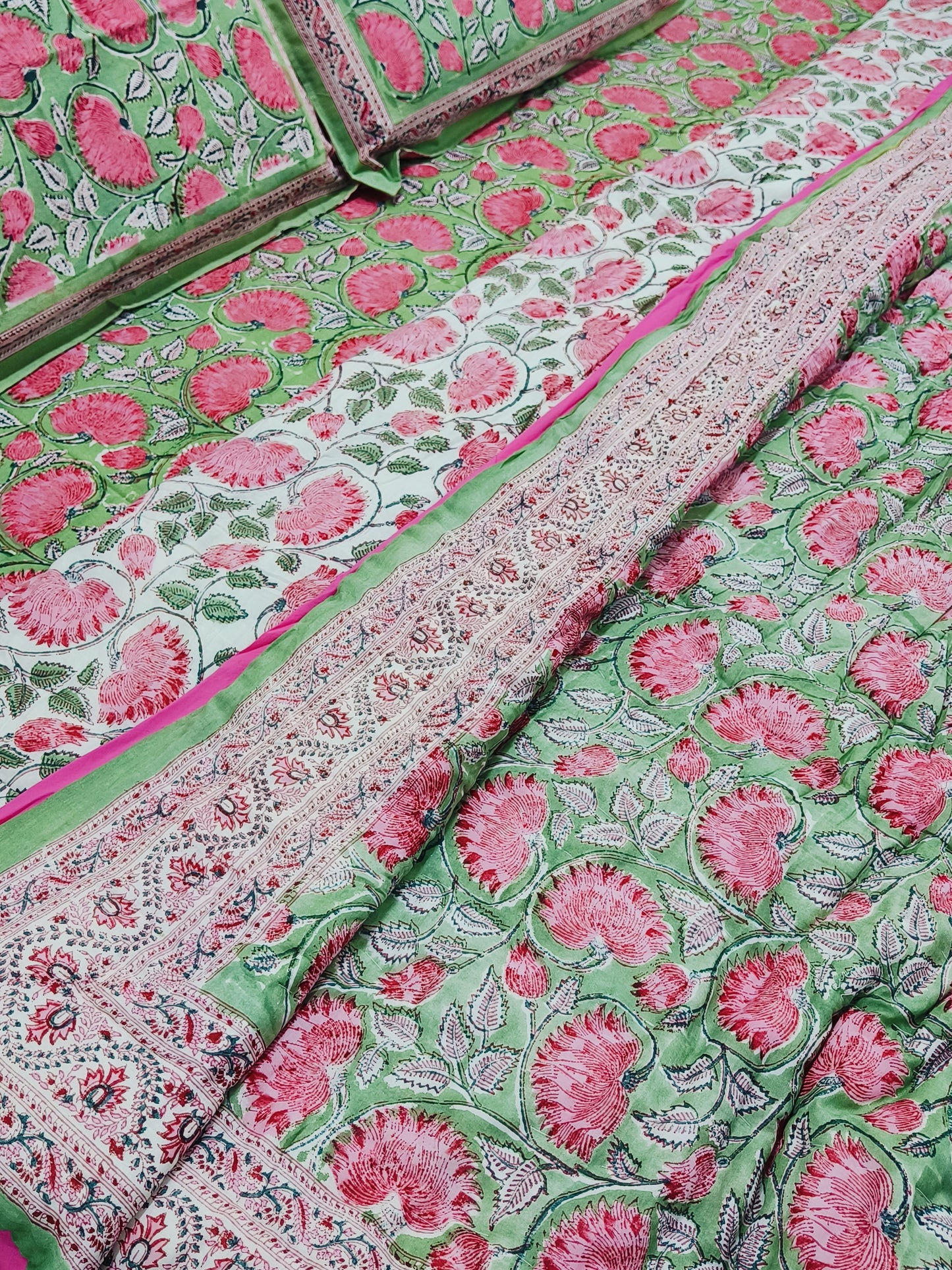 Bedding Sets with Quilts