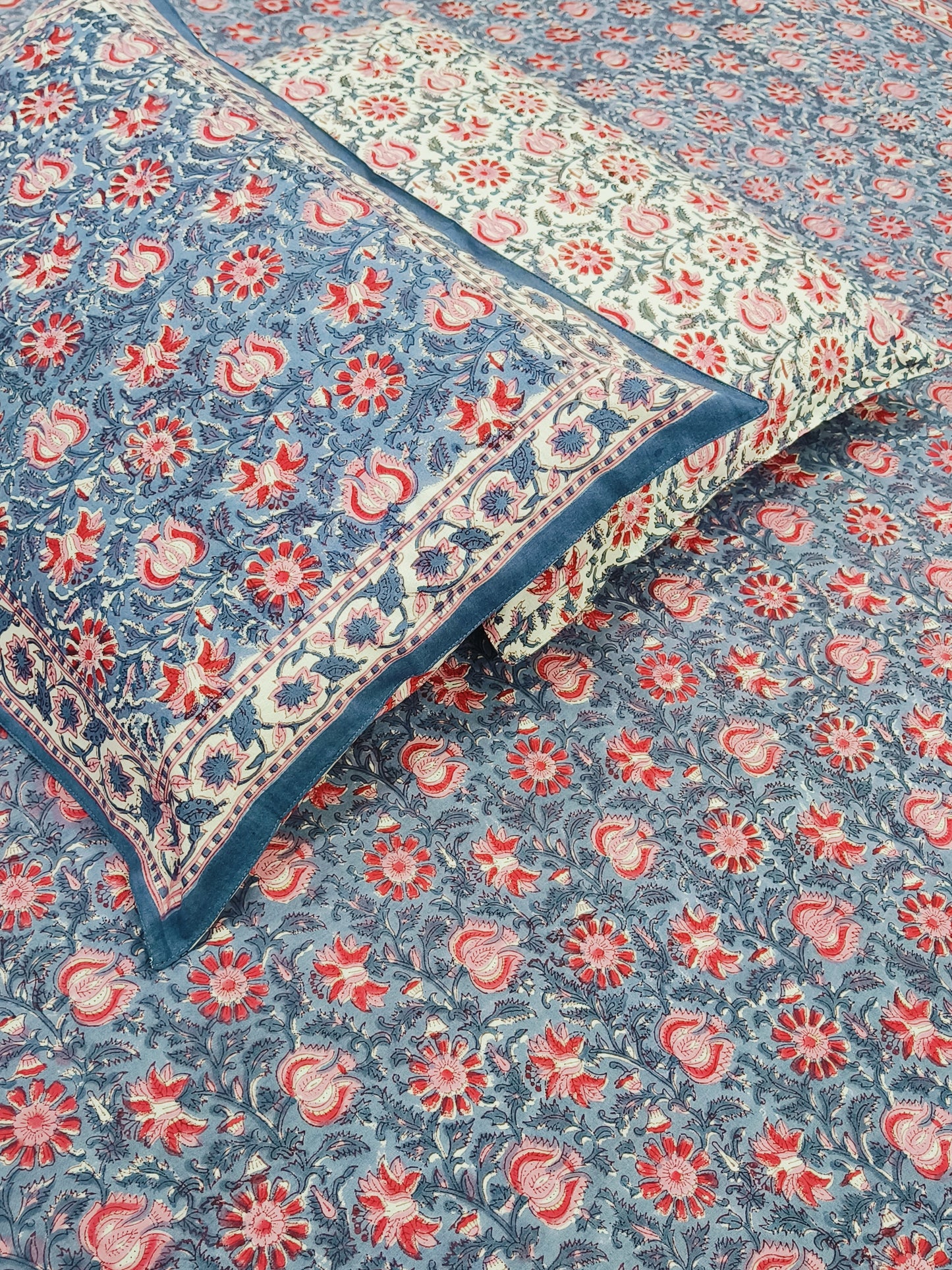 Bedsheet With King Size Pillow Cases