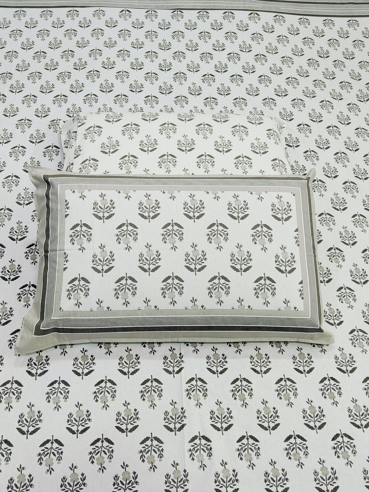 FRESH ARRIVAL! Floral Sadabahaar Bedsheets(Dispatch Time 24 Hours)