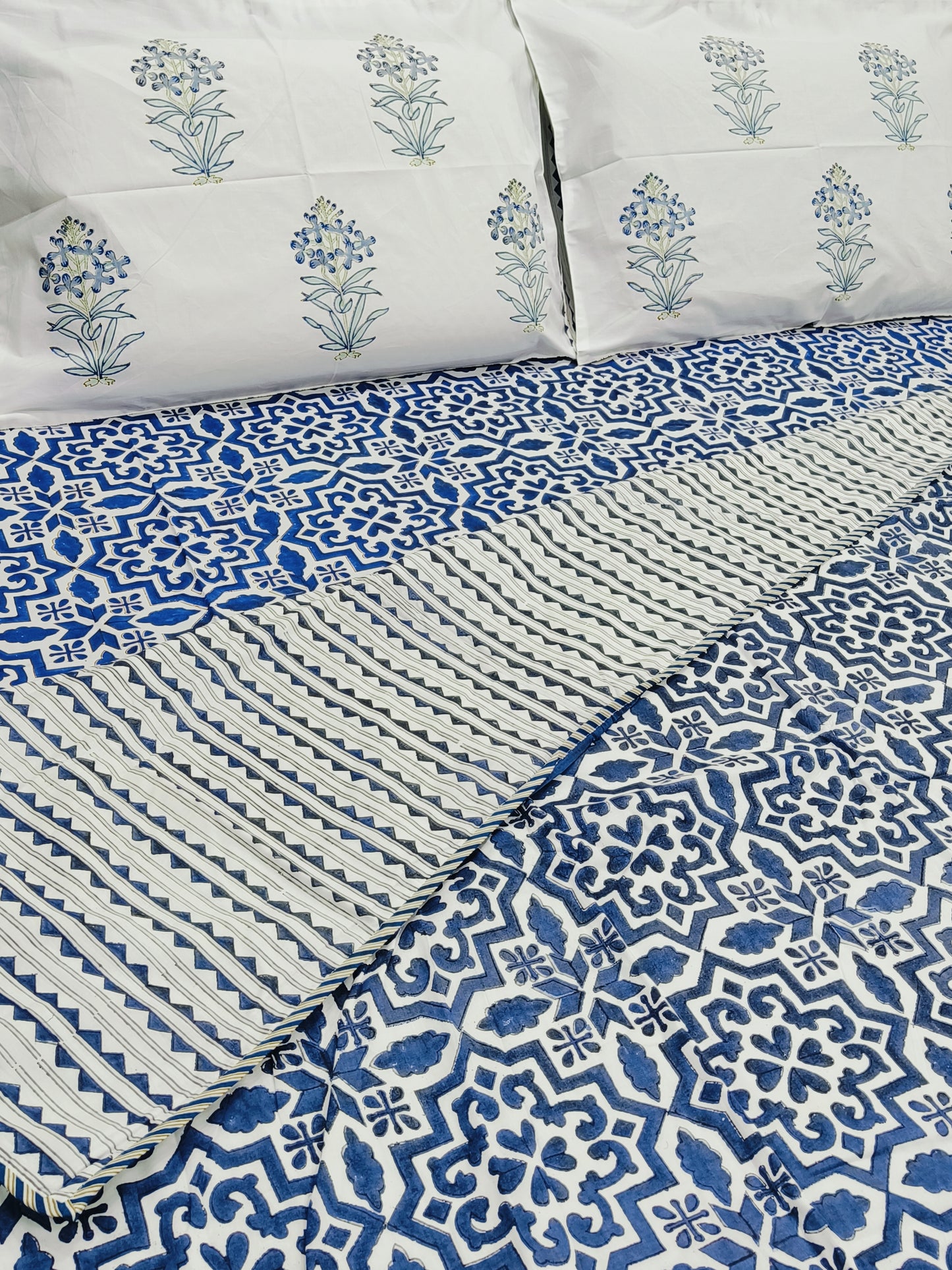 Bedding sets with Dohars