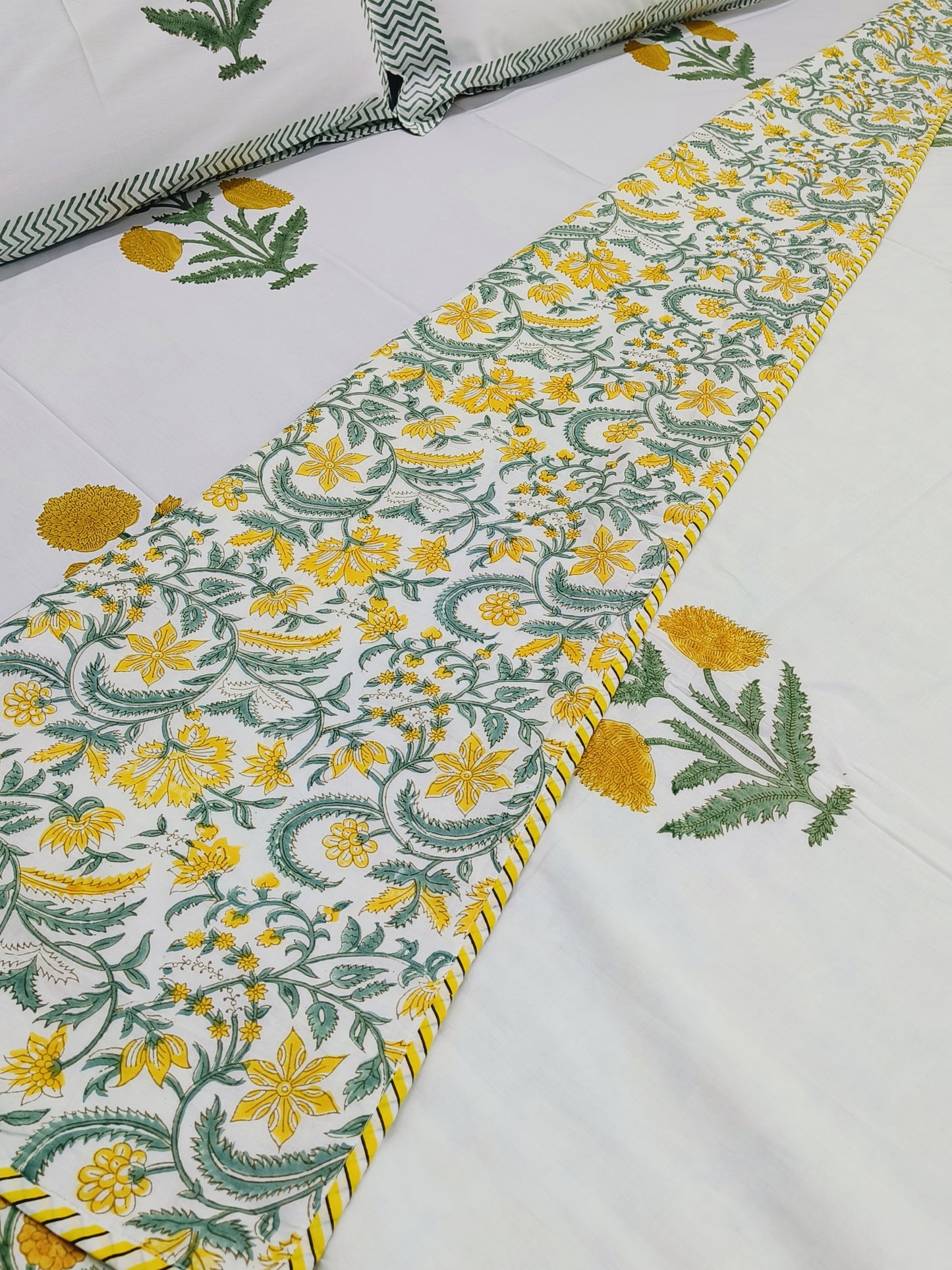 Bedding sets with Dohars