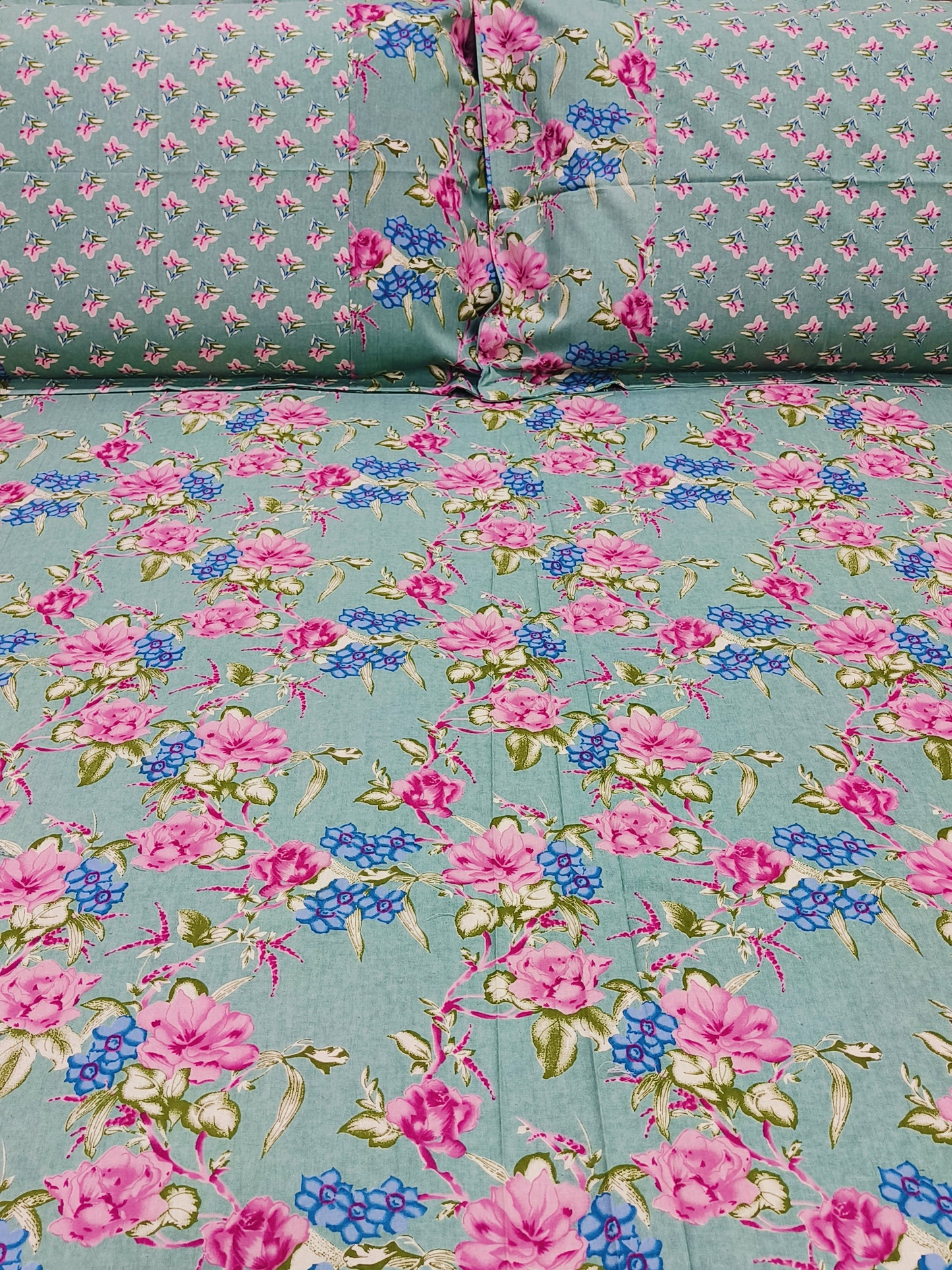 Bedsheet With King Size Pillow Cases