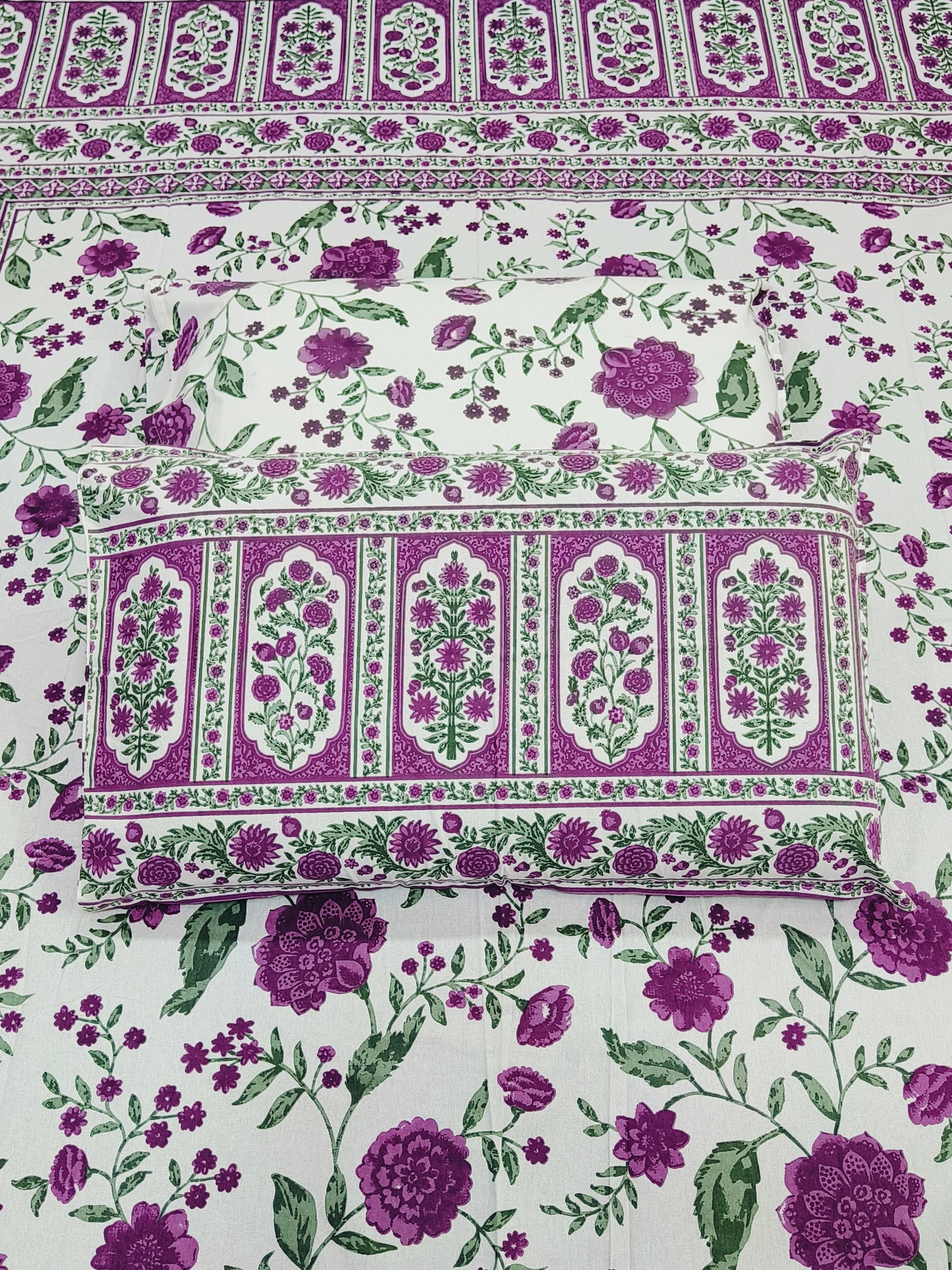 Bedsheet With King Size Pillow Cases