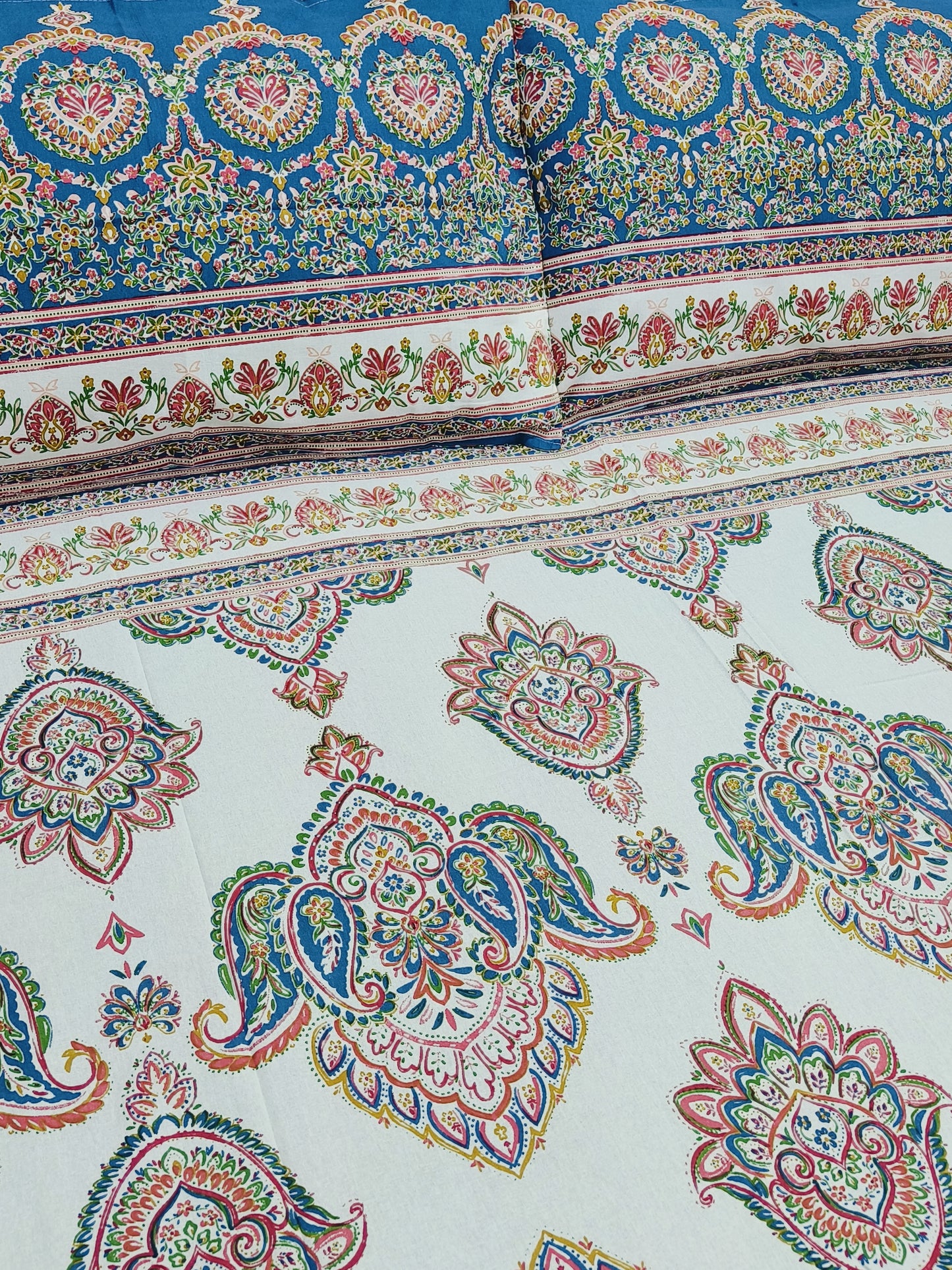 FRESH ARRIVALS Gulbahaar King Size Bedsheets(Dispatch Time 24 Hours)