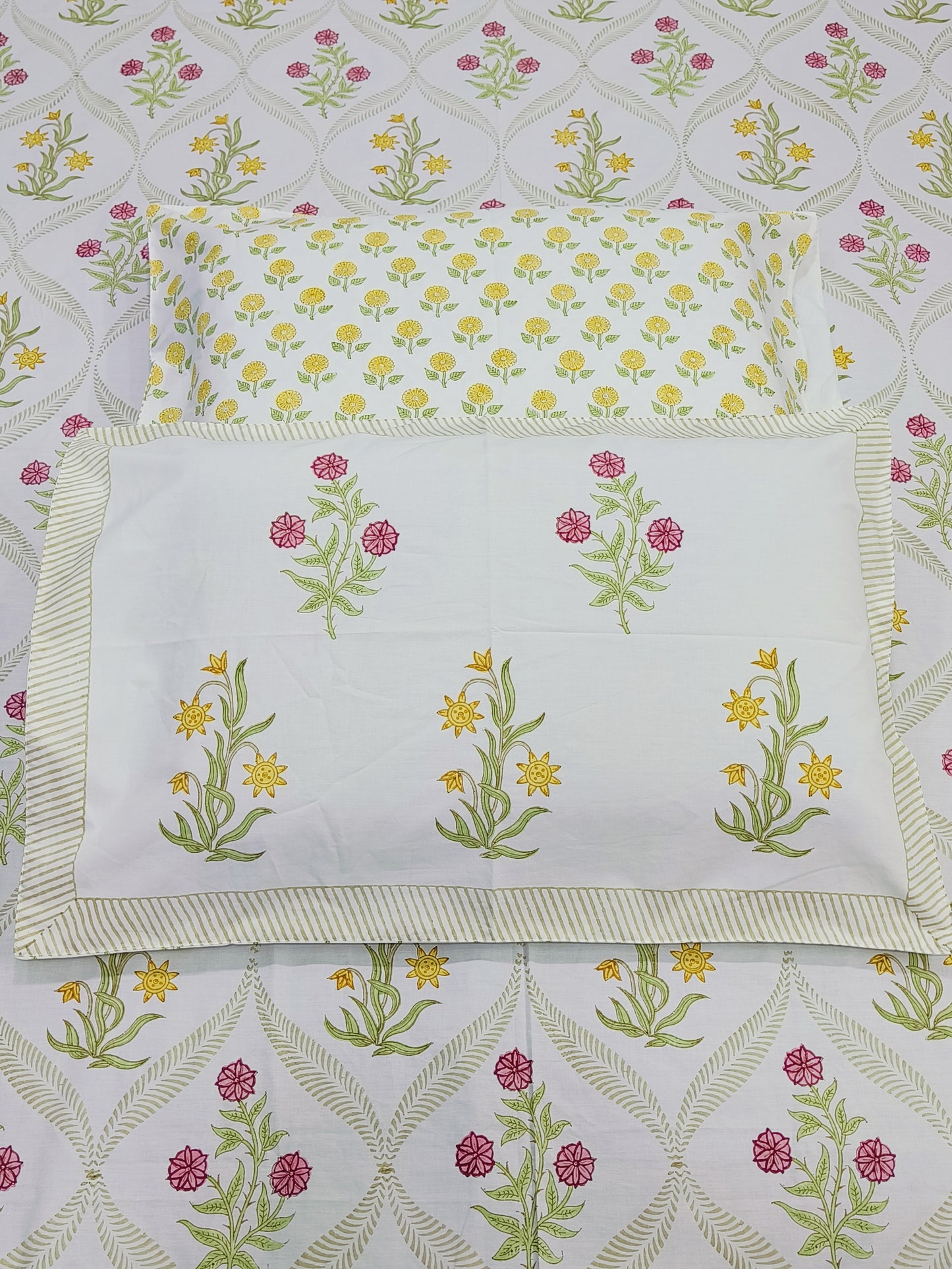 Bedsheet With King Size Pillow Cases