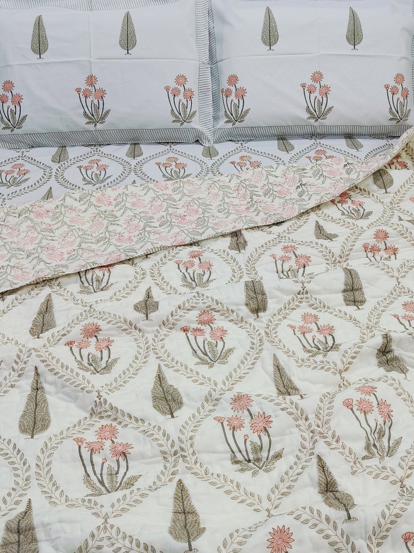 Bedding Sets with Quilts
