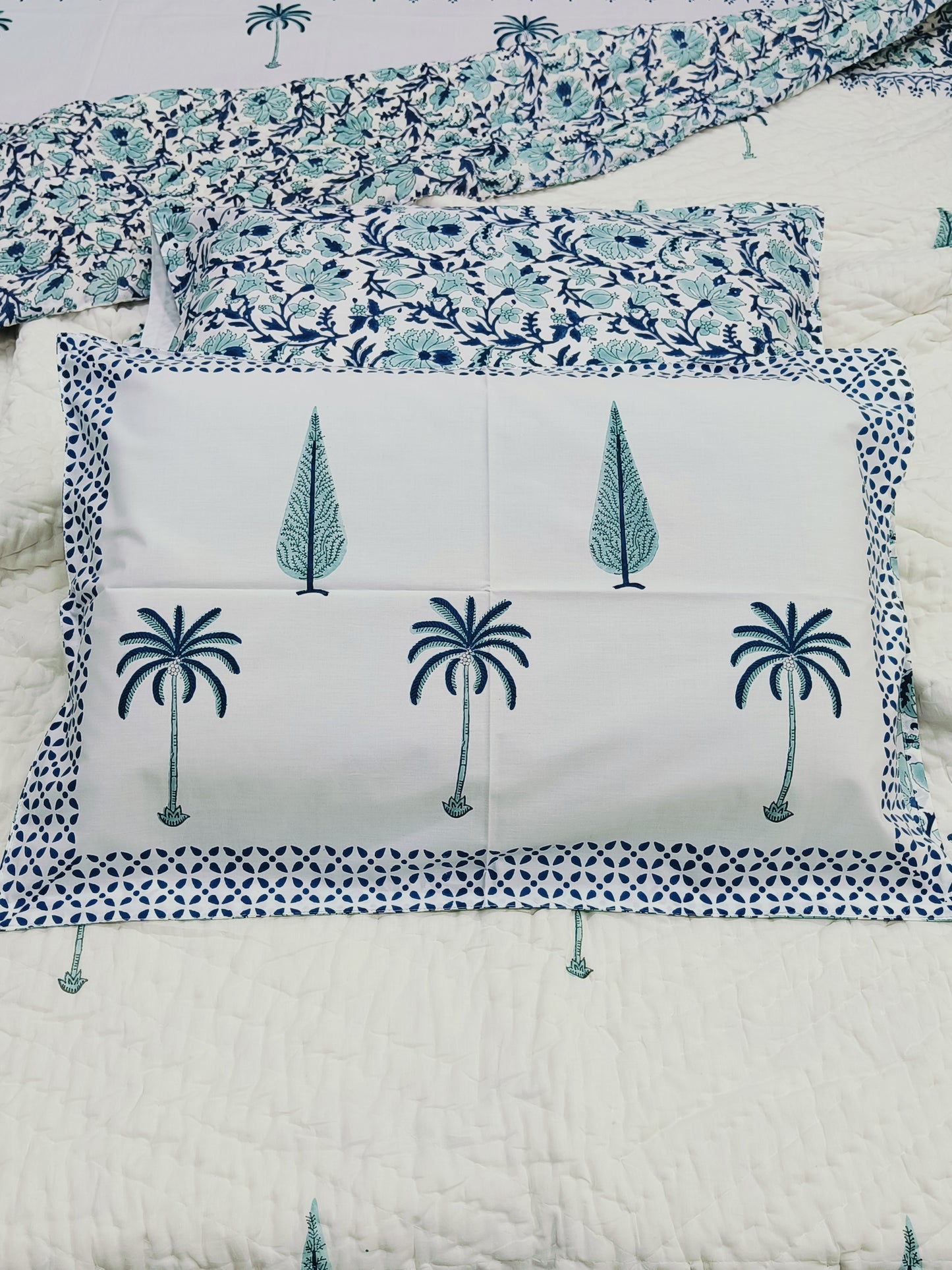 Bedding Sets with Quilts