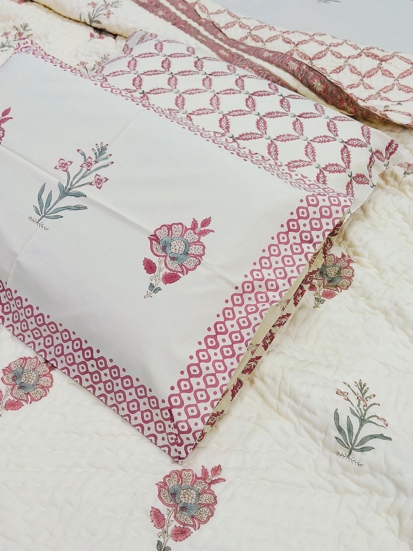 Bedding Sets with Quilts