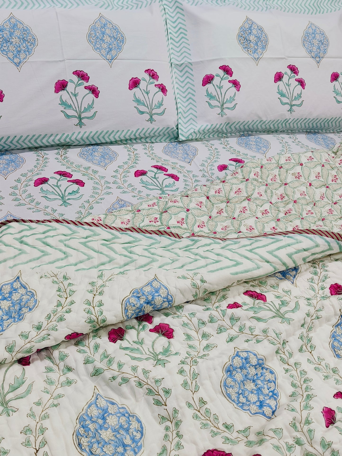 Bedding Sets with Quilts