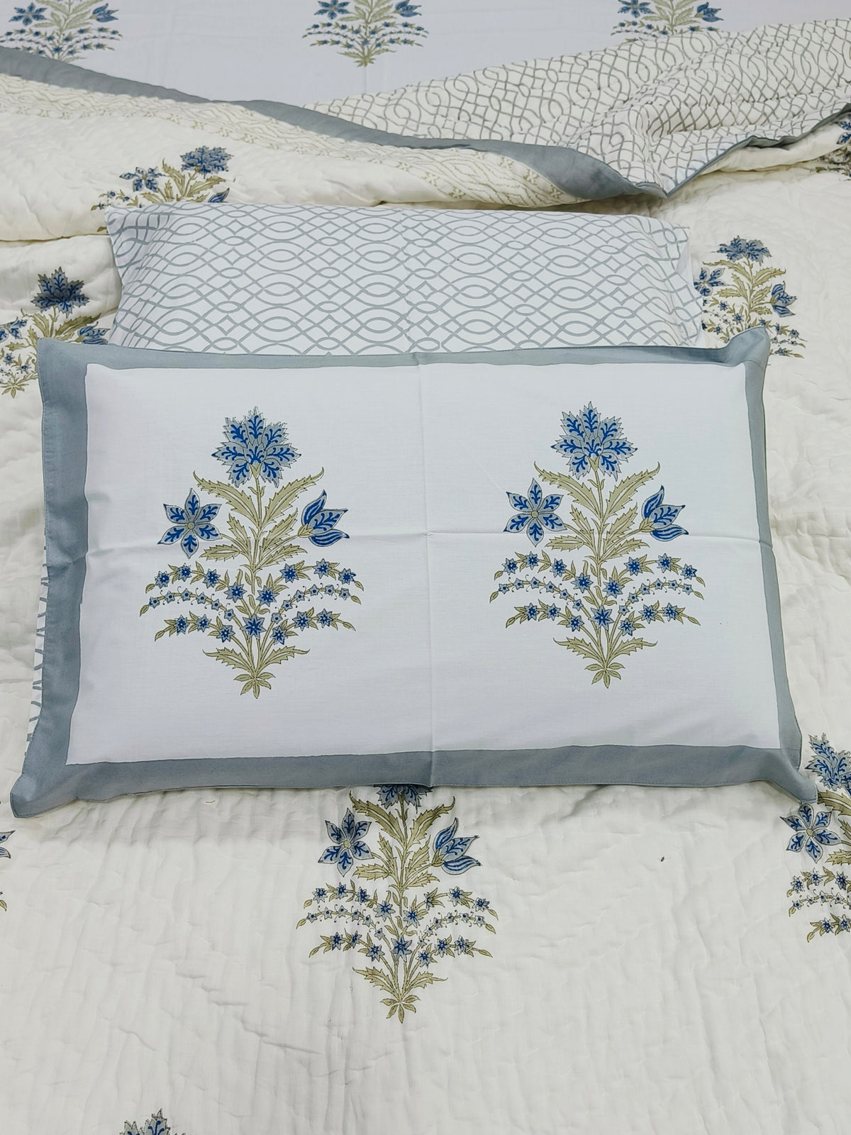 Bedding Sets with Quilts