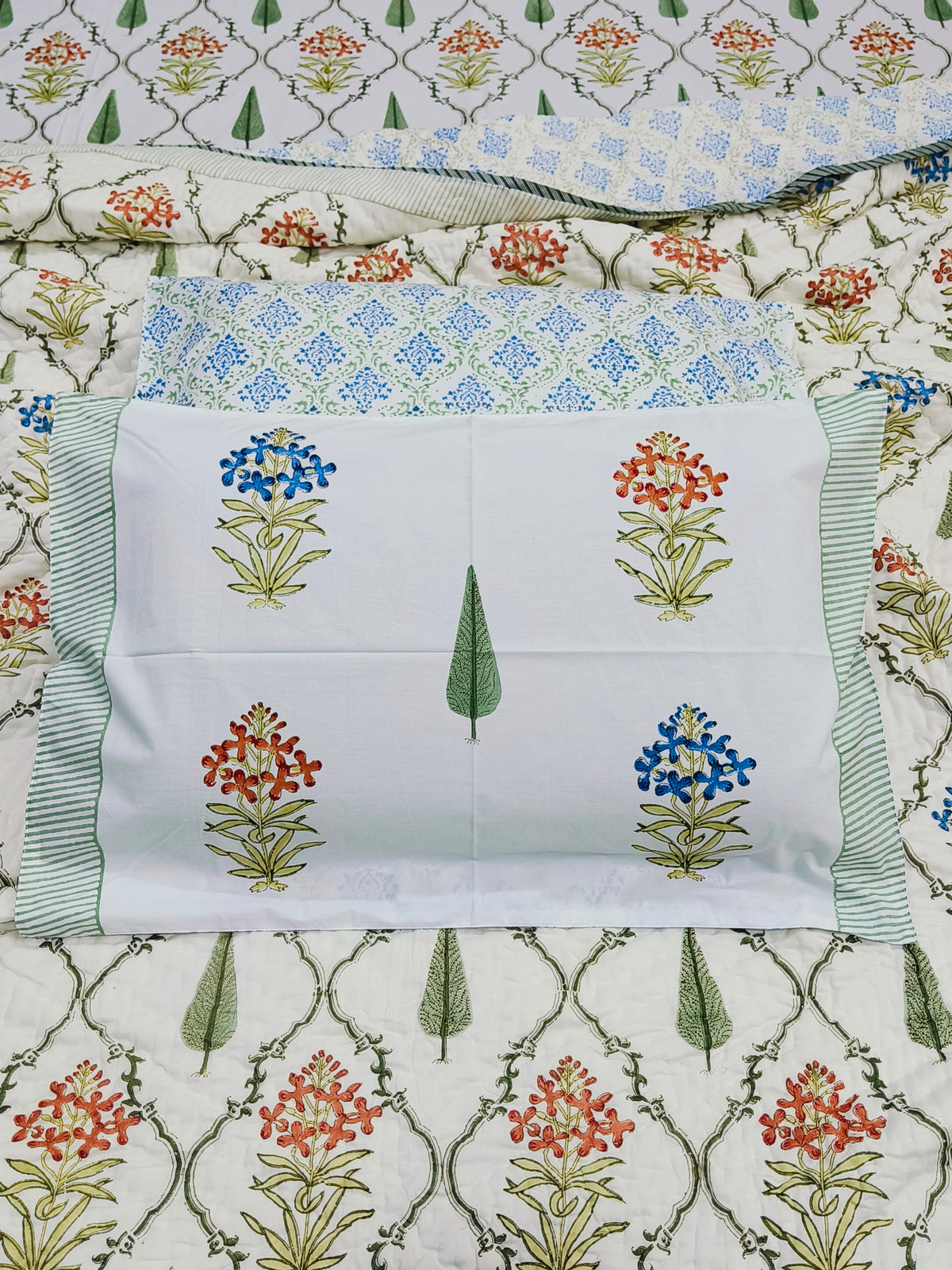 Bedding Sets with Quilts